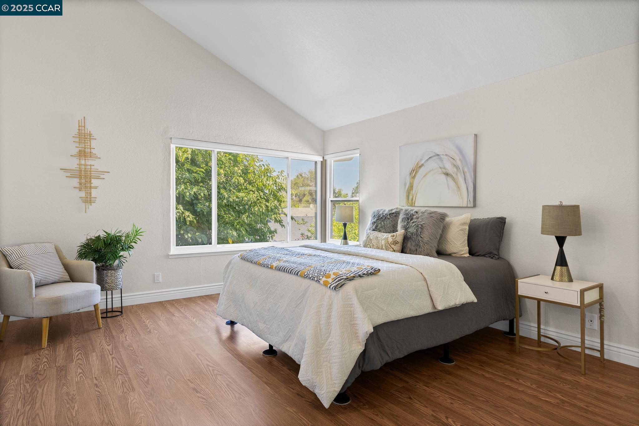 Detail Gallery Image 13 of 37 For 4516 Spring Valley Way, Concord,  CA 94521 - 4 Beds | 2/1 Baths