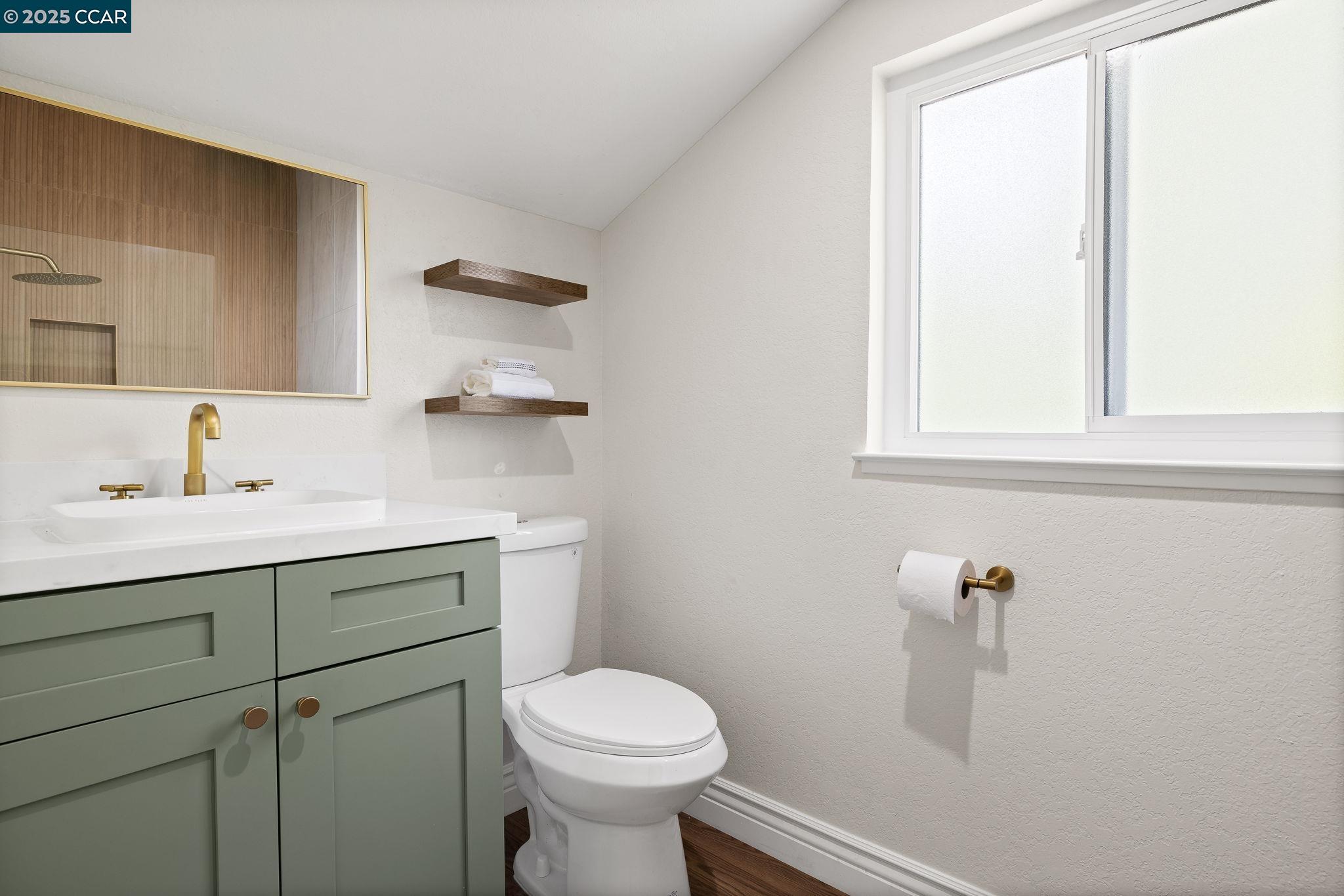 Detail Gallery Image 17 of 37 For 4516 Spring Valley Way, Concord,  CA 94521 - 4 Beds | 2/1 Baths