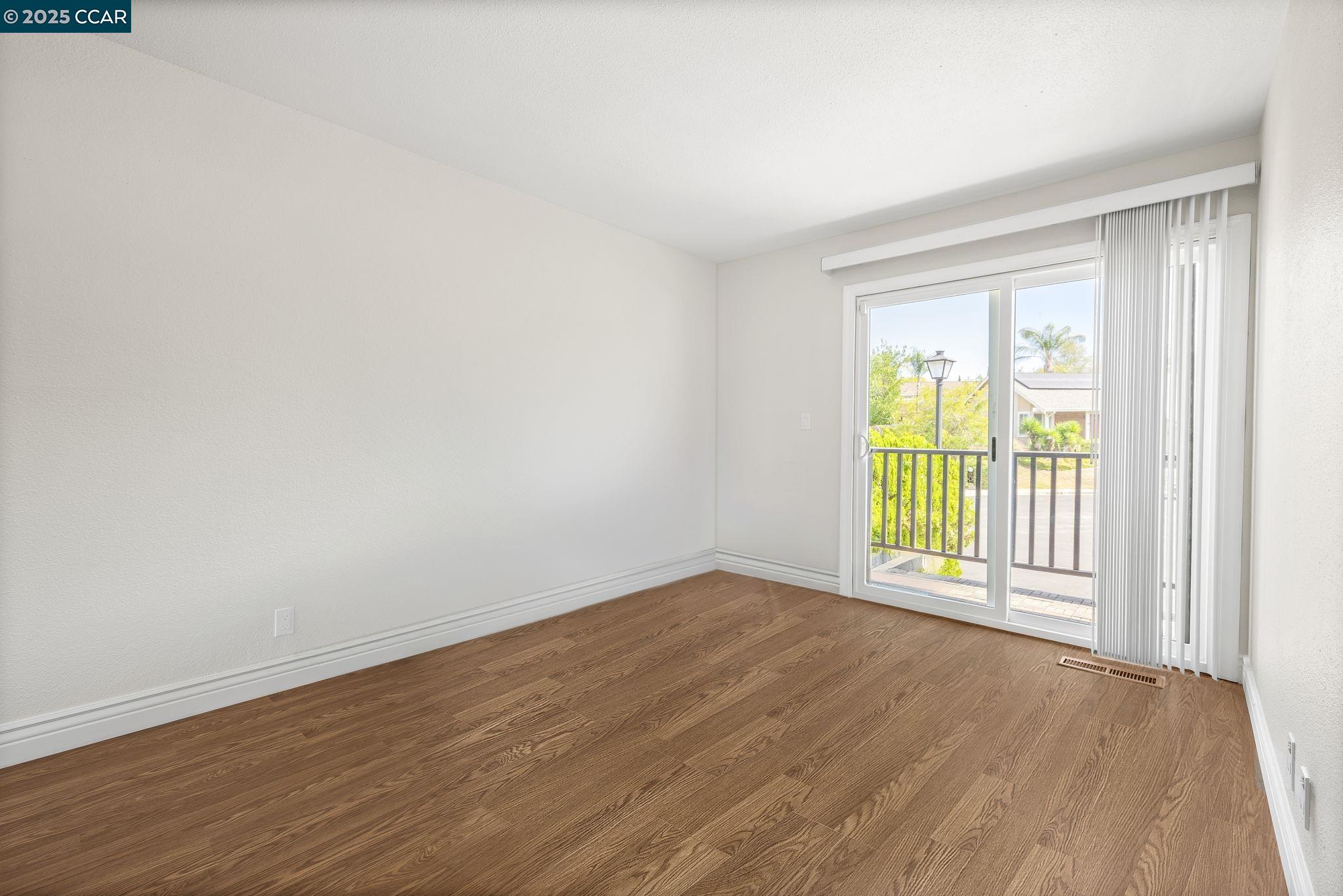 Detail Gallery Image 20 of 37 For 4516 Spring Valley Way, Concord,  CA 94521 - 4 Beds | 2/1 Baths