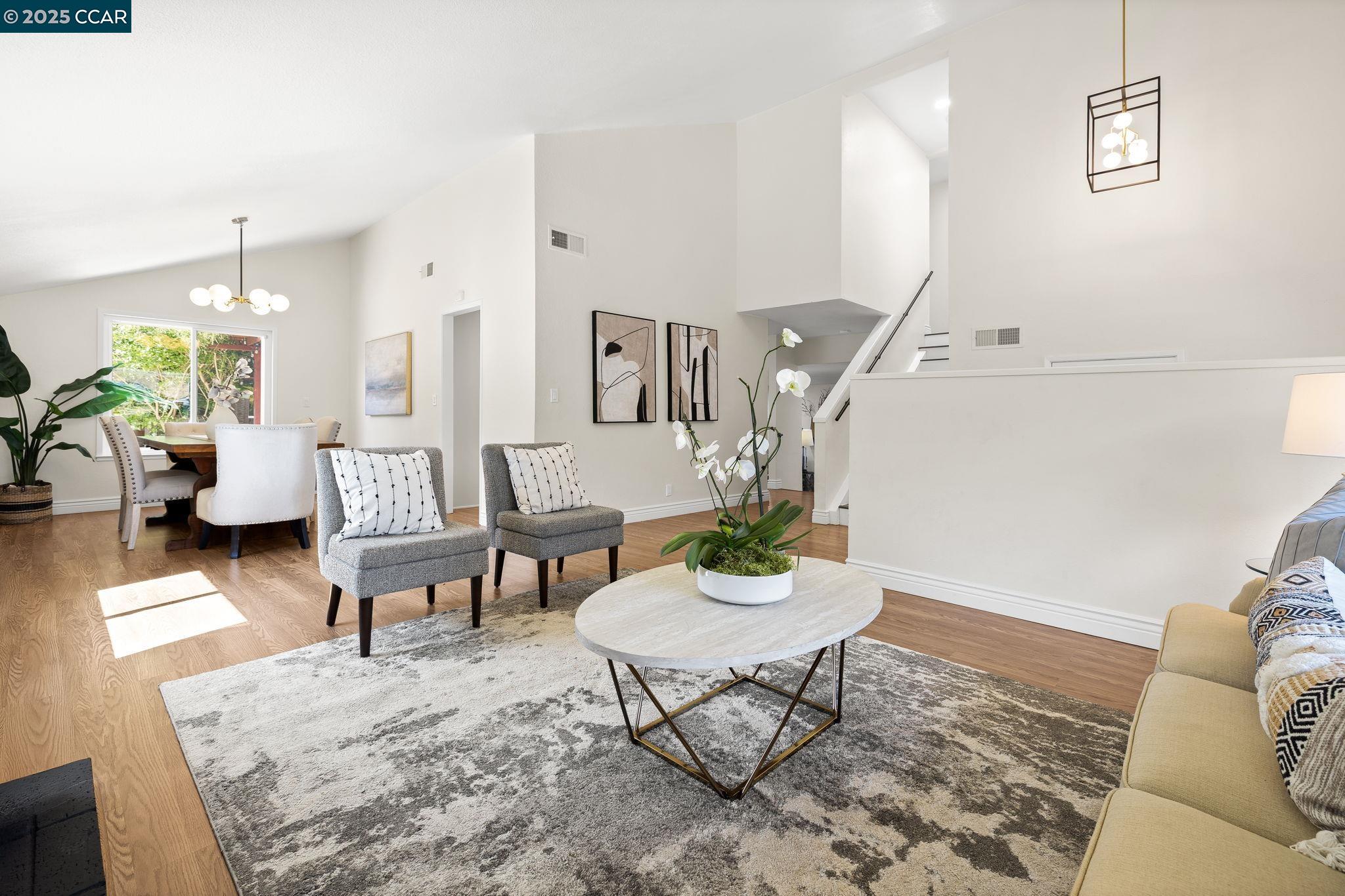 Detail Gallery Image 3 of 37 For 4516 Spring Valley Way, Concord,  CA 94521 - 4 Beds | 2/1 Baths