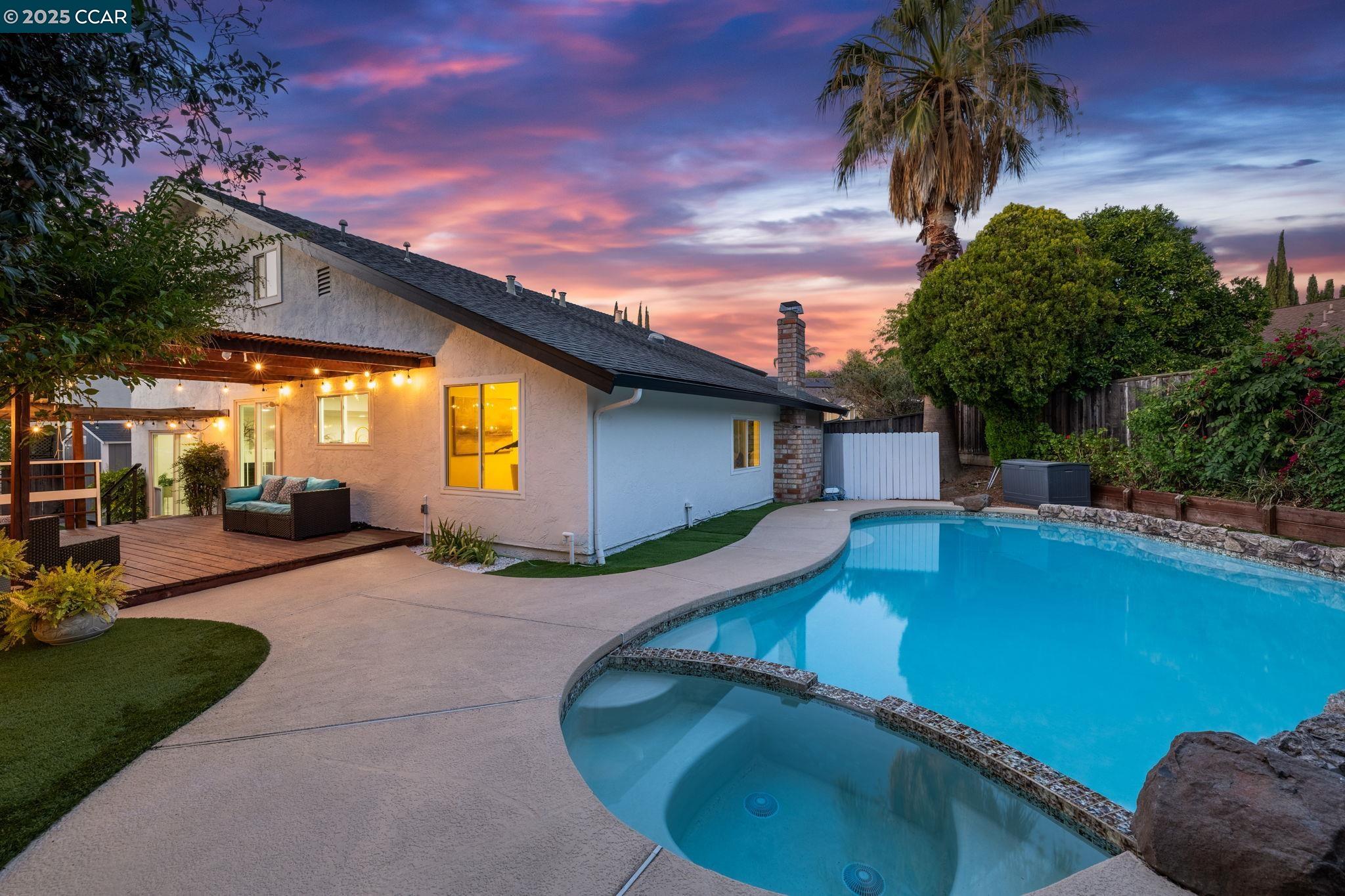 Detail Gallery Image 24 of 37 For 4516 Spring Valley Way, Concord,  CA 94521 - 4 Beds | 2/1 Baths