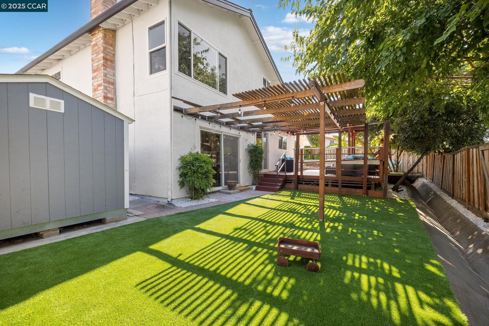 Detail Gallery Image 27 of 37 For 4516 Spring Valley Way, Concord,  CA 94521 - 4 Beds | 2/1 Baths