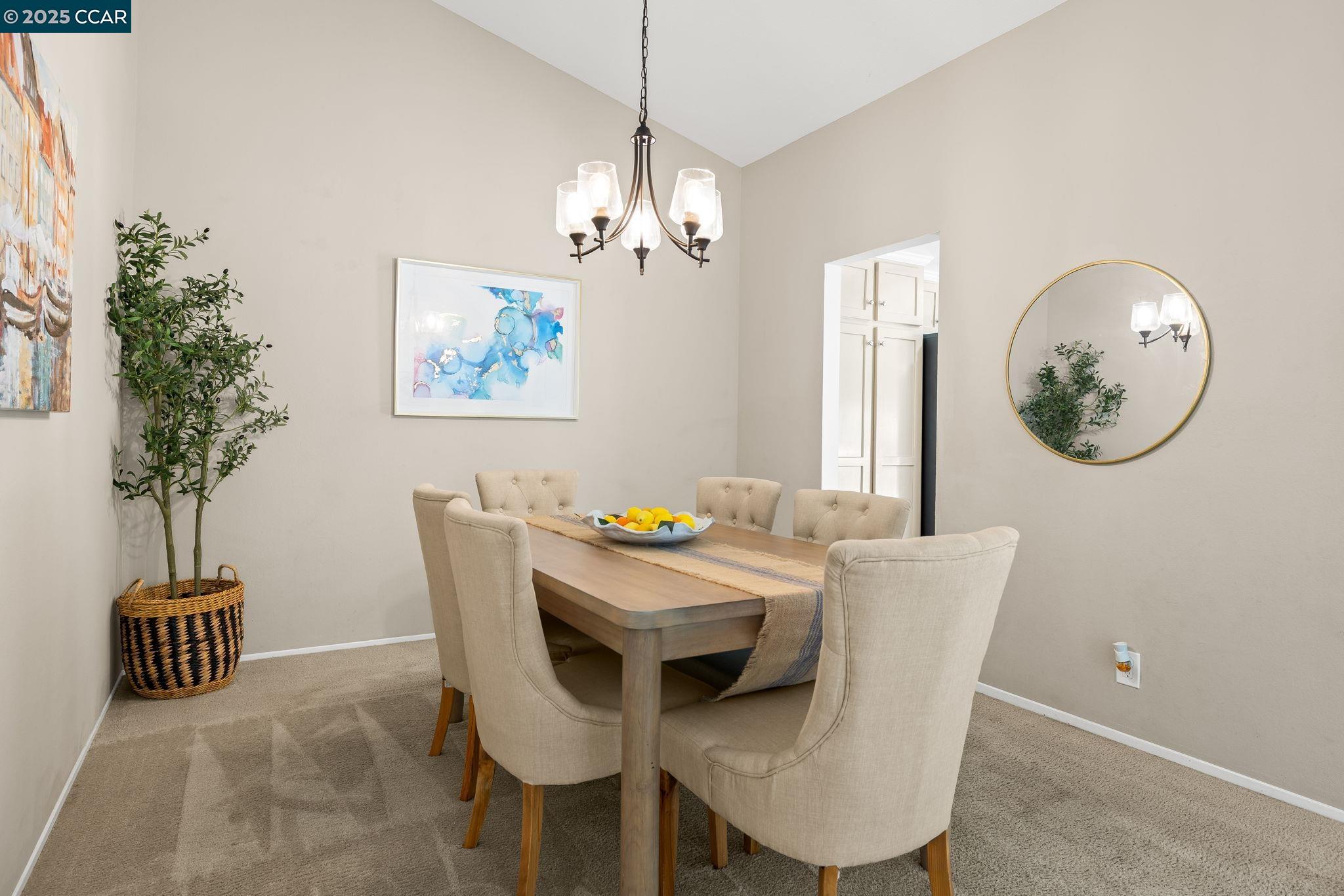 Photo #5: 41110856 Listing 