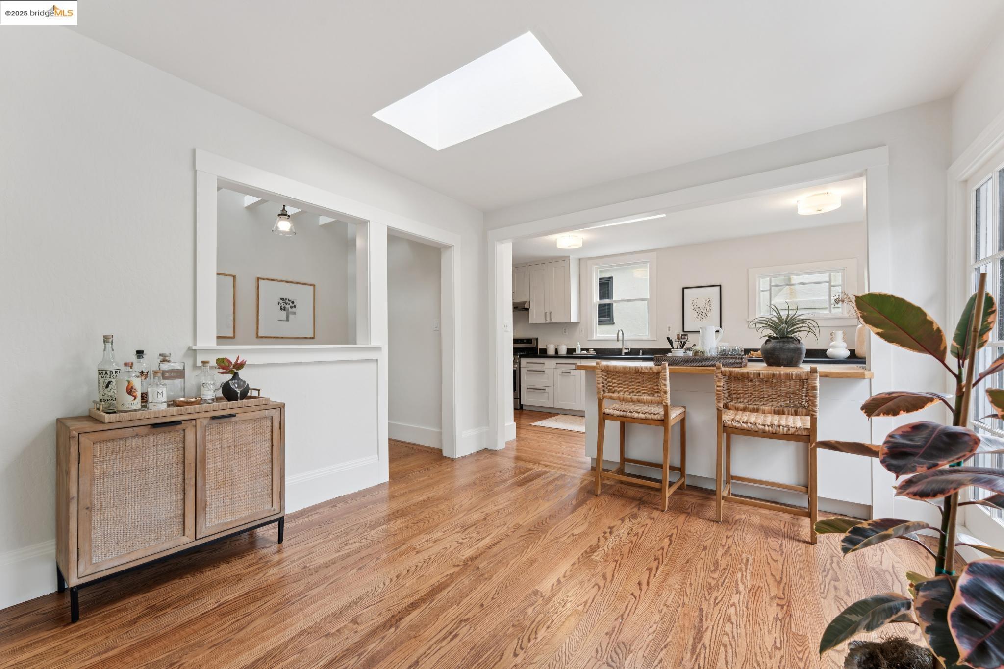 Detail Gallery Image 11 of 60 For 124 Arbor Drive, Piedmont,  CA 94611 - 4 Beds | 3 Baths