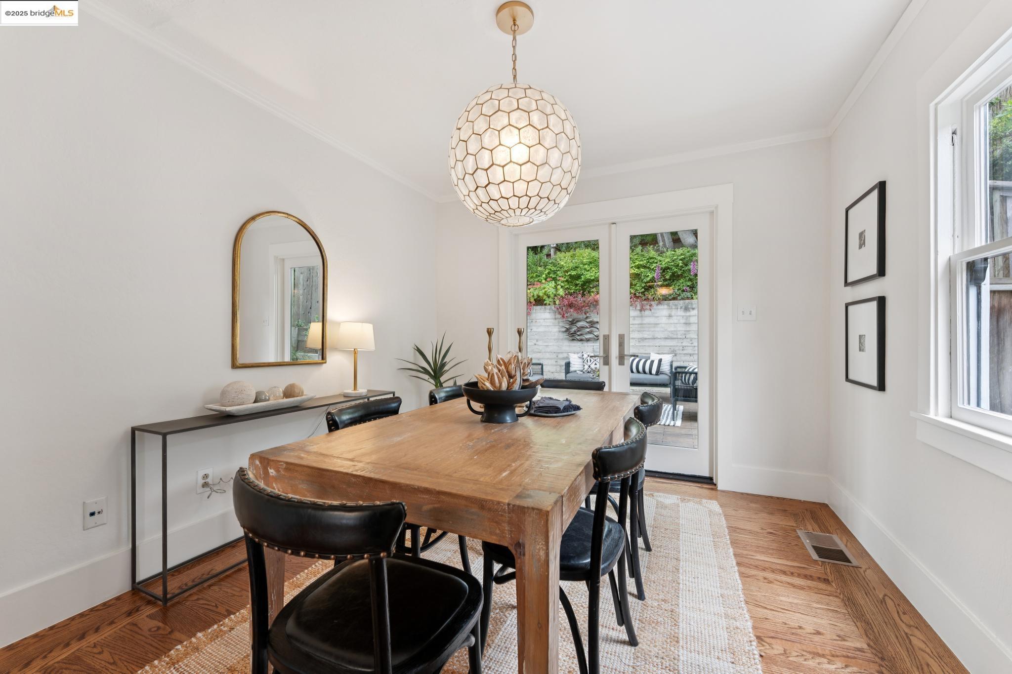 Detail Gallery Image 20 of 60 For 124 Arbor Drive, Piedmont,  CA 94611 - 4 Beds | 3 Baths