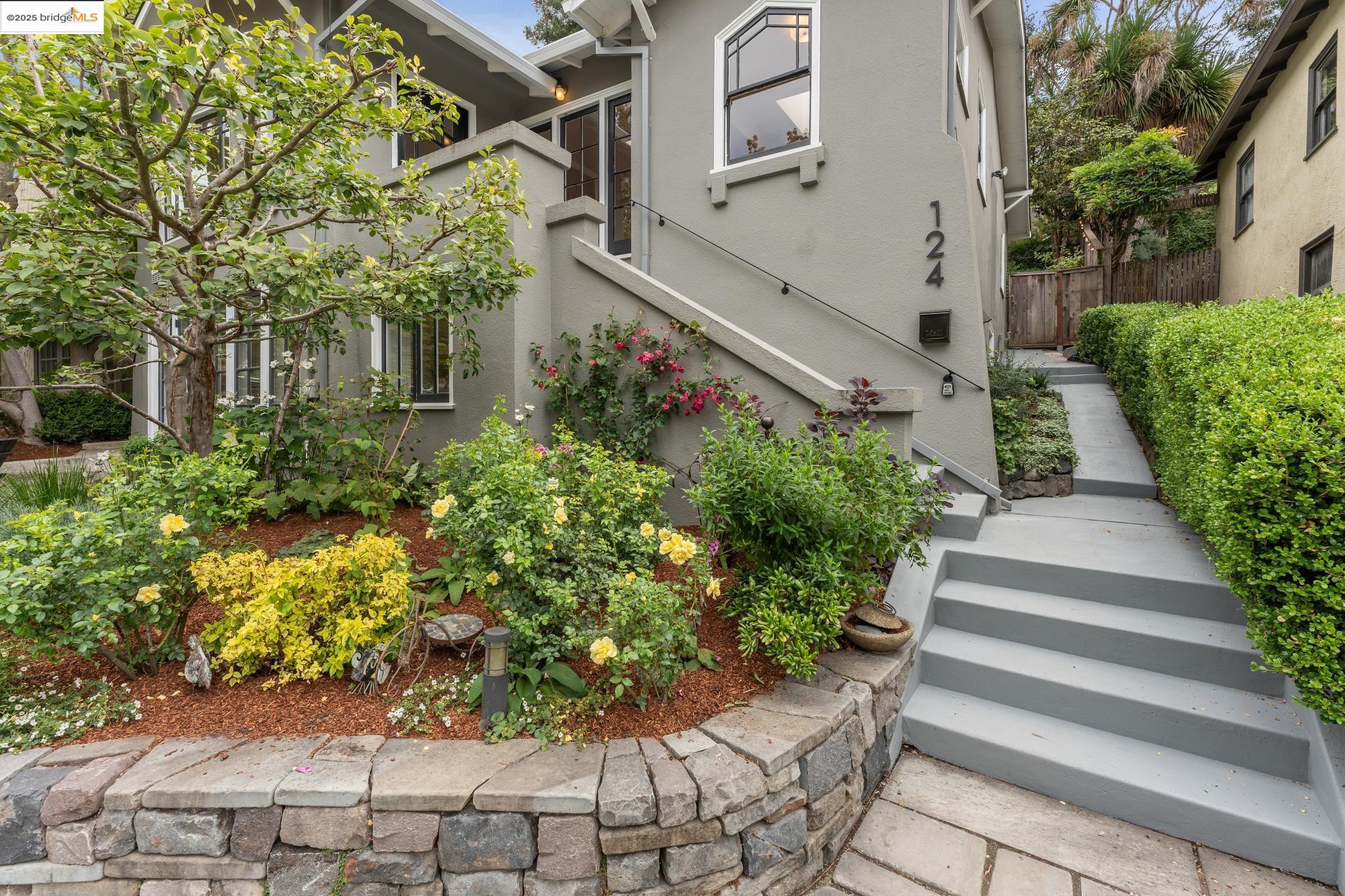 Detail Gallery Image 3 of 60 For 124 Arbor Drive, Piedmont,  CA 94611 - 4 Beds | 3 Baths