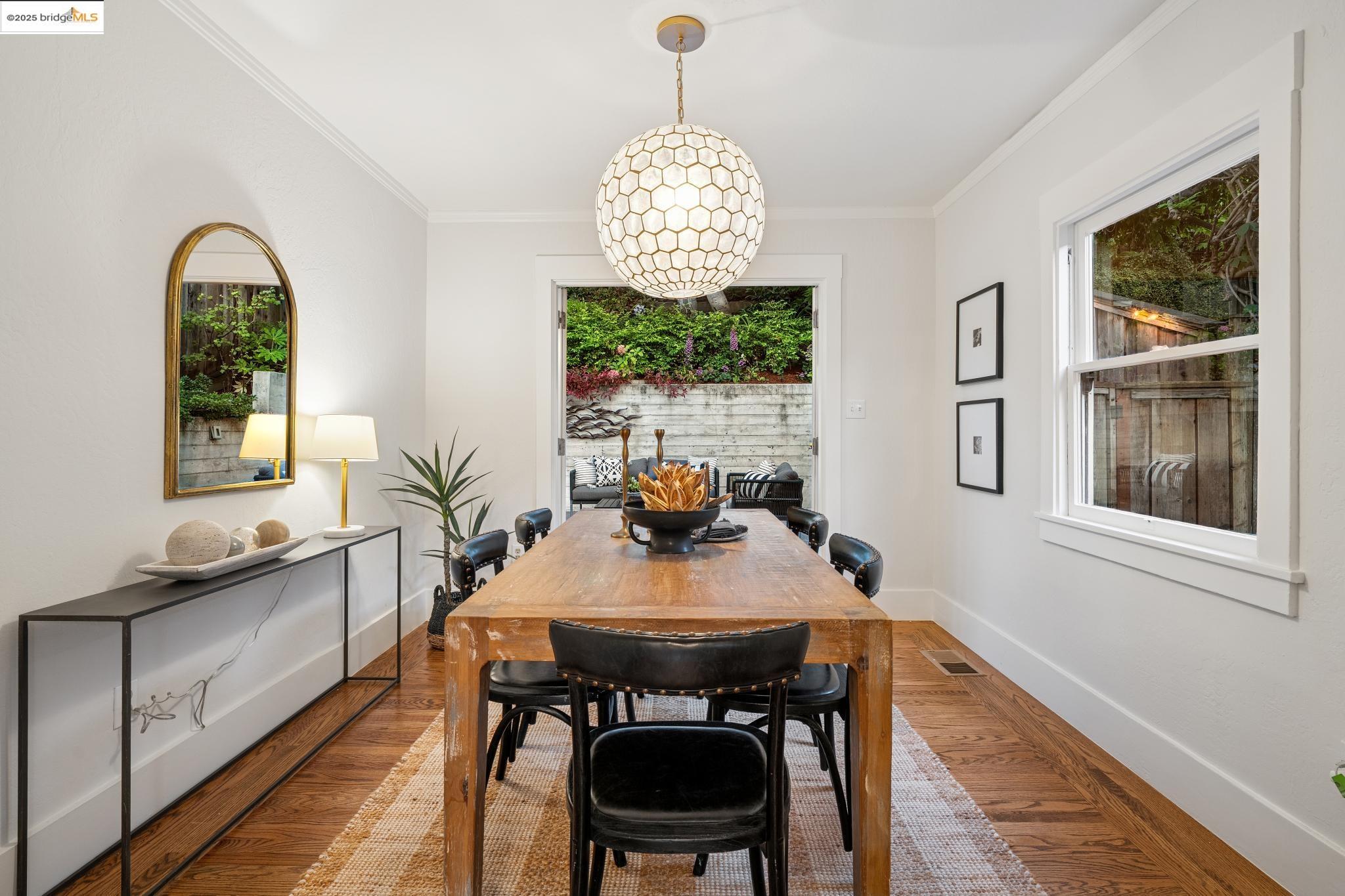 Detail Gallery Image 21 of 60 For 124 Arbor Drive, Piedmont,  CA 94611 - 4 Beds | 3 Baths