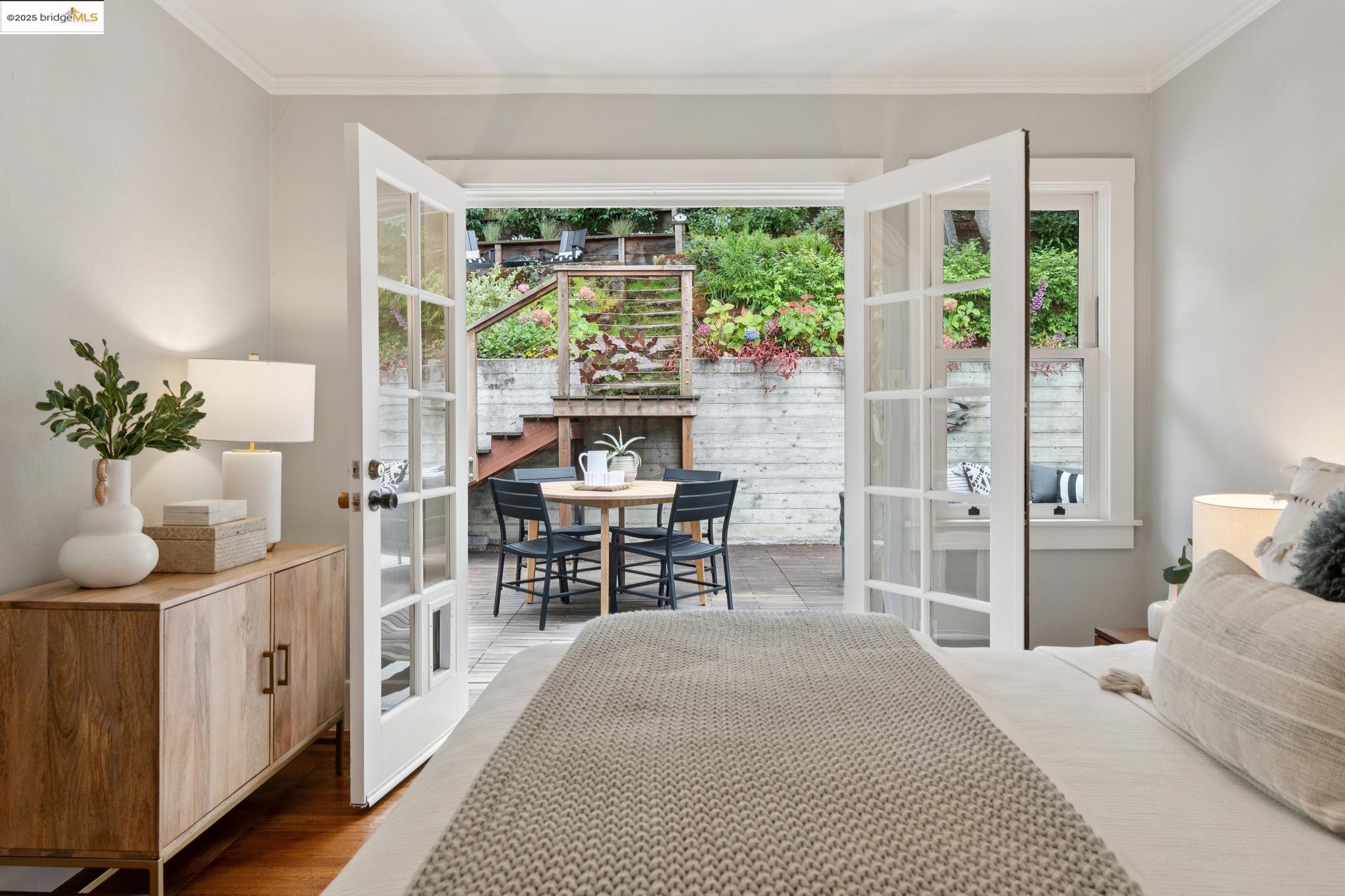 Detail Gallery Image 31 of 60 For 124 Arbor Drive, Piedmont,  CA 94611 - 4 Beds | 3 Baths