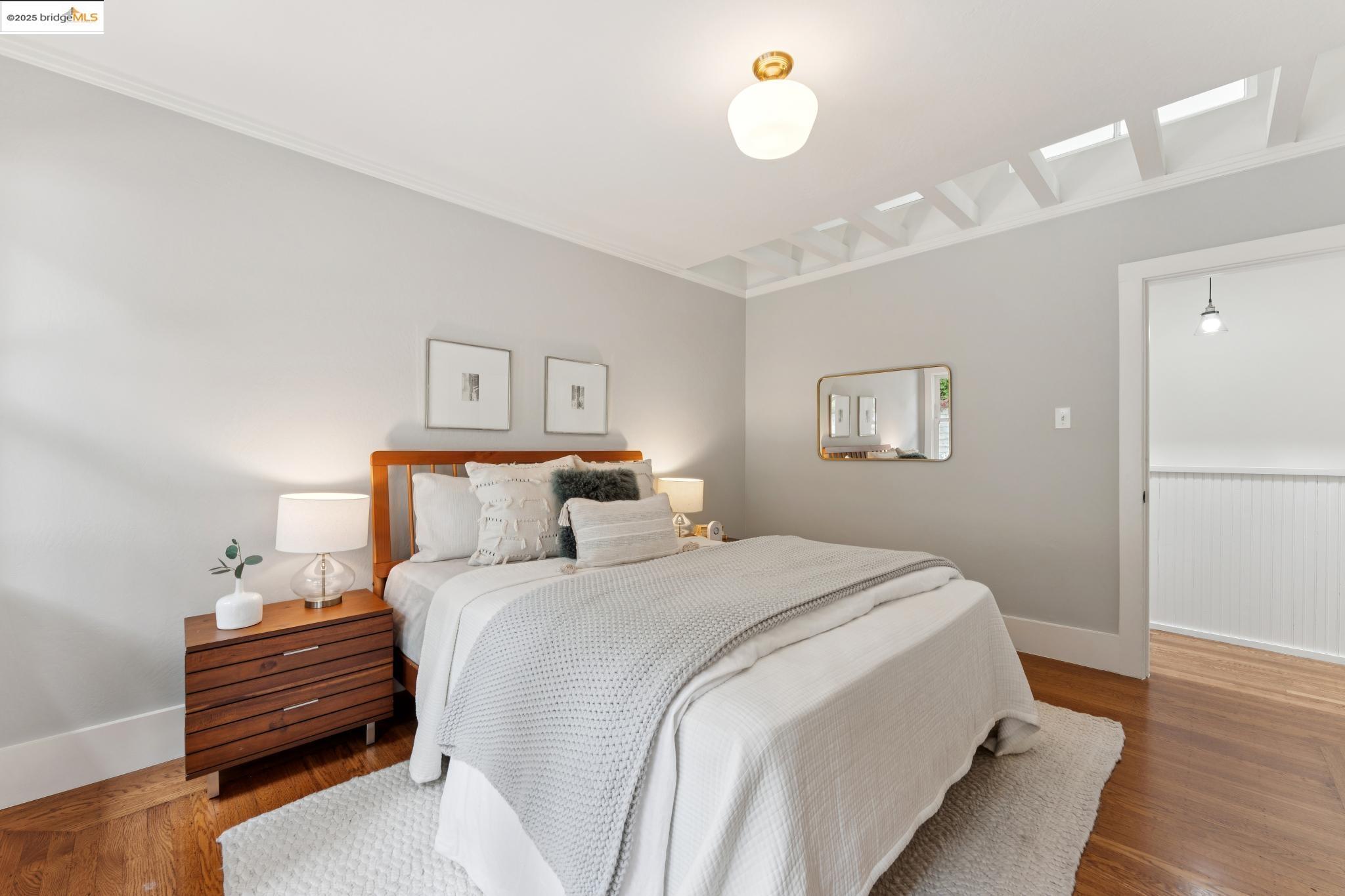 Detail Gallery Image 33 of 60 For 124 Arbor Drive, Piedmont,  CA 94611 - 4 Beds | 3 Baths