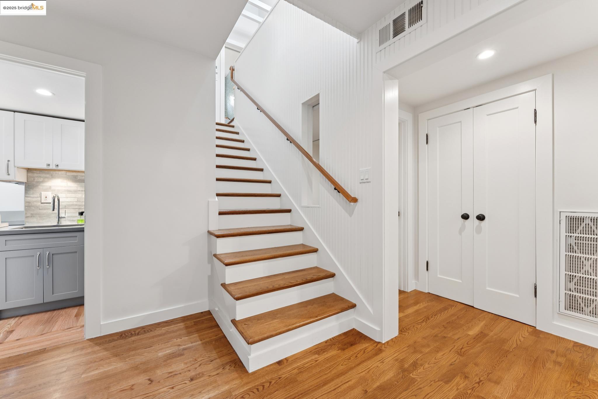 Detail Gallery Image 38 of 60 For 124 Arbor Drive, Piedmont,  CA 94611 - 4 Beds | 3 Baths