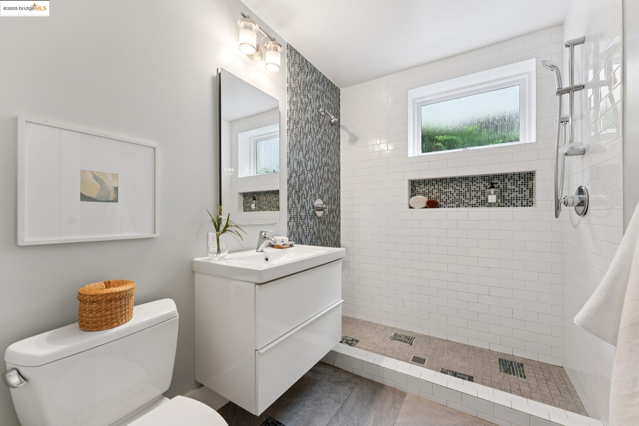 Detail Gallery Image 40 of 60 For 124 Arbor Drive, Piedmont,  CA 94611 - 4 Beds | 3 Baths