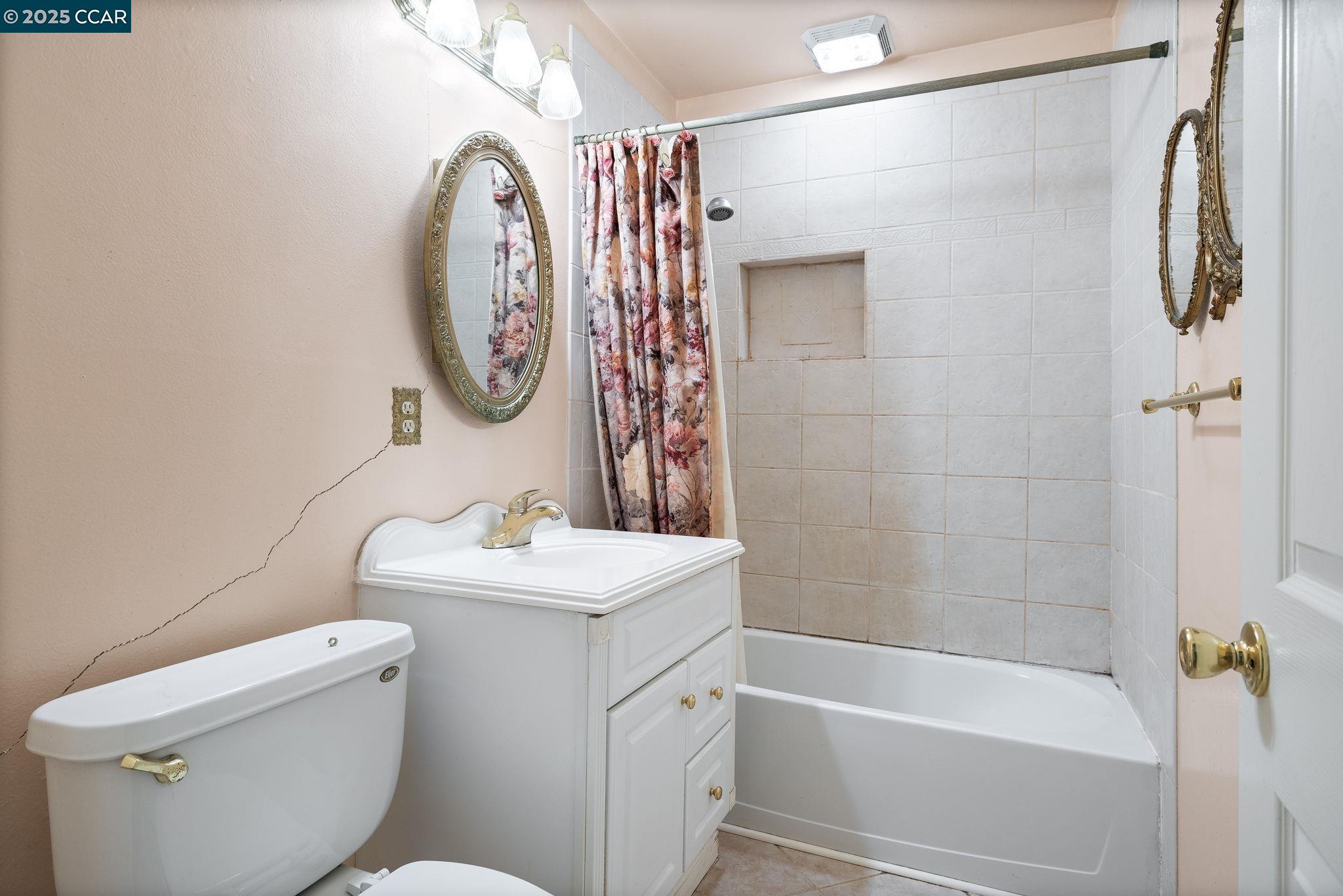 Detail Gallery Image 14 of 19 For 1954 Treadway Ln, Pleasant Hill,  CA 94523 - 3 Beds | 2 Baths
