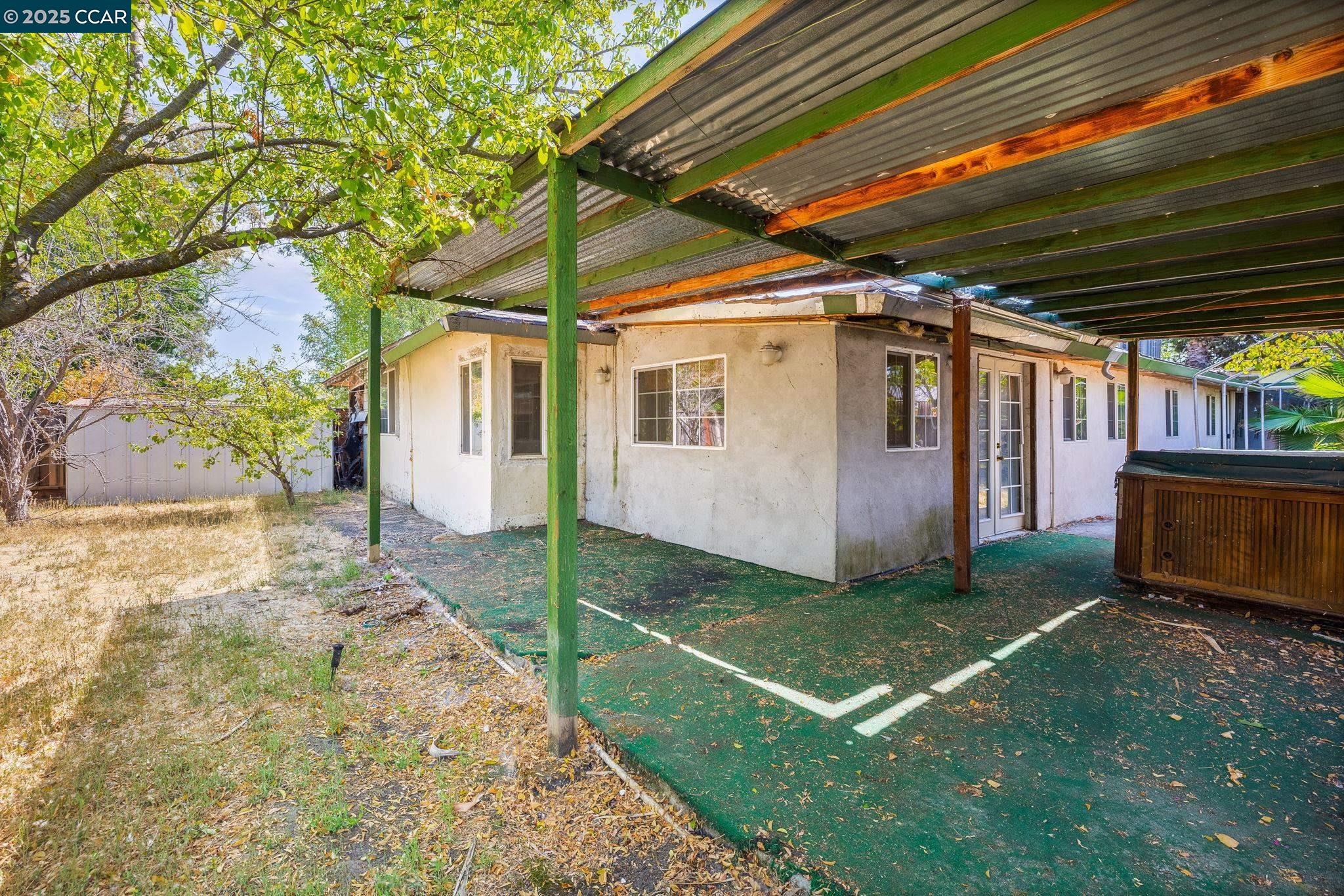 Detail Gallery Image 16 of 19 For 1954 Treadway Ln, Pleasant Hill,  CA 94523 - 3 Beds | 2 Baths