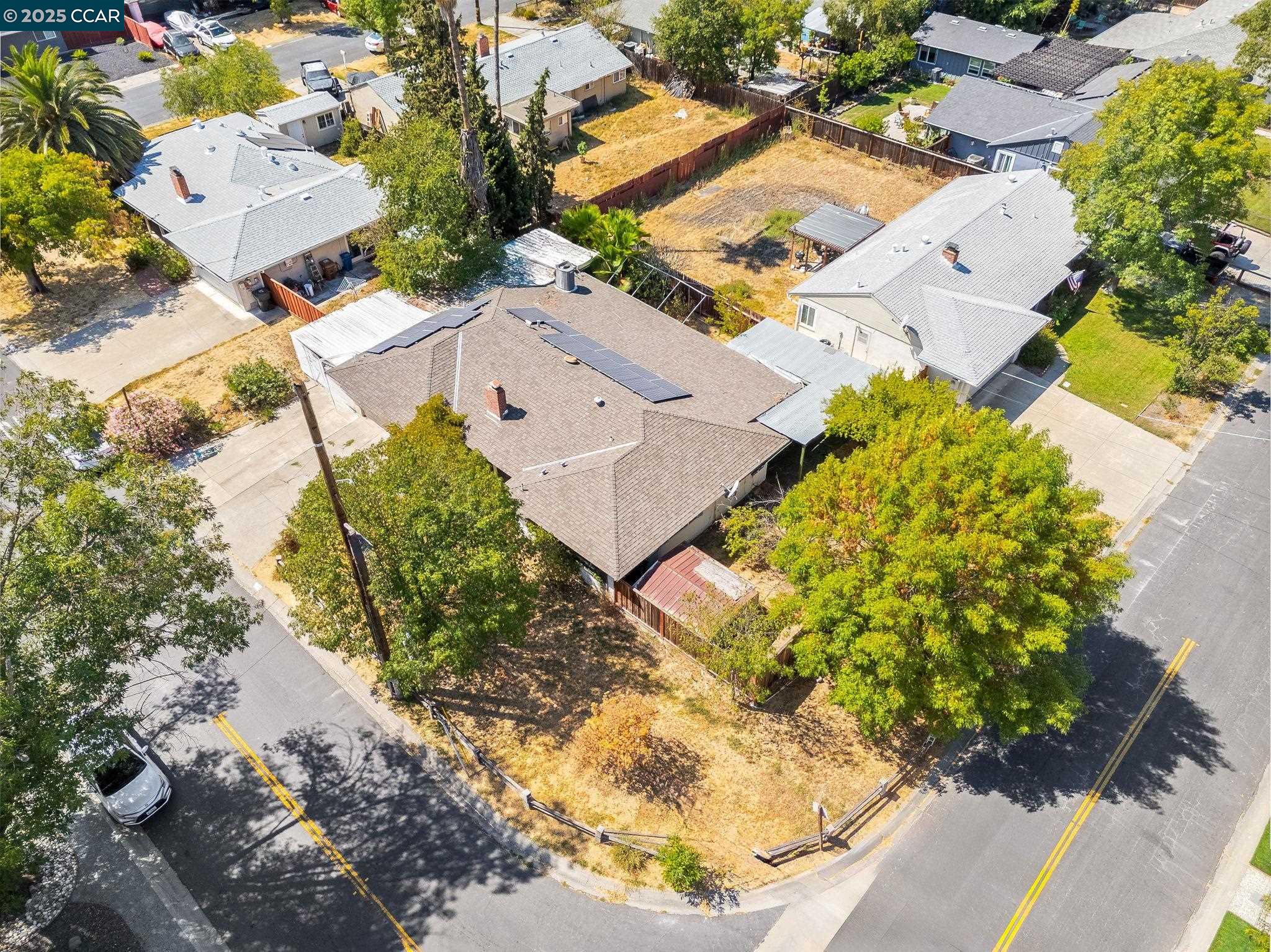 Detail Gallery Image 18 of 19 For 1954 Treadway Ln, Pleasant Hill,  CA 94523 - 3 Beds | 2 Baths