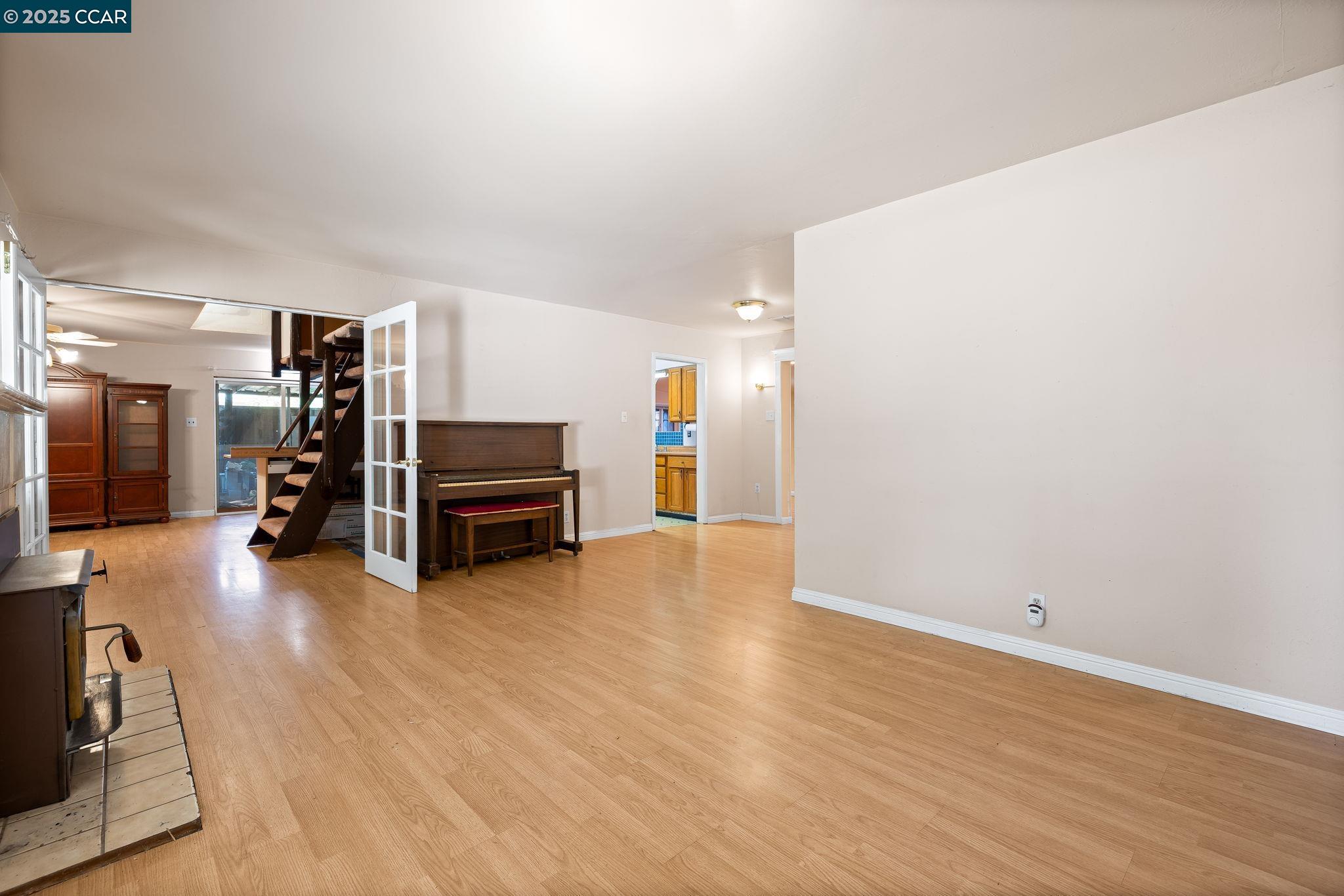 Detail Gallery Image 3 of 19 For 1954 Treadway Ln, Pleasant Hill,  CA 94523 - 3 Beds | 2 Baths