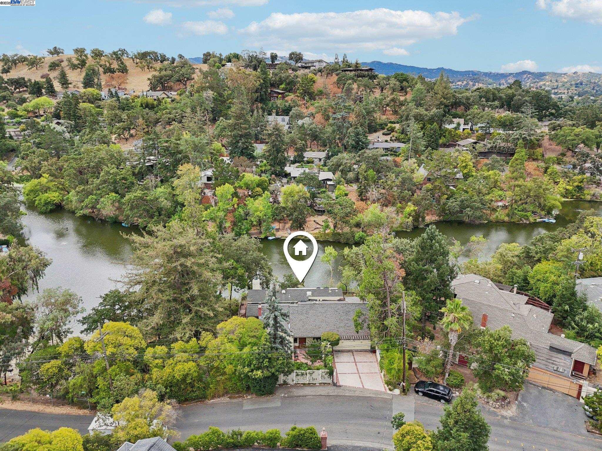 Detail Gallery Image 2 of 60 For 245 Lakewood Road, Walnut Creek,  CA 94598 - 3 Beds | 3 Baths