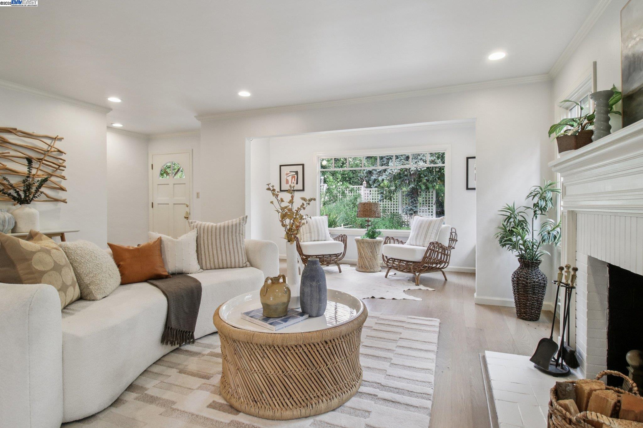 Detail Gallery Image 11 of 60 For 245 Lakewood Road, Walnut Creek,  CA 94598 - 3 Beds | 3 Baths