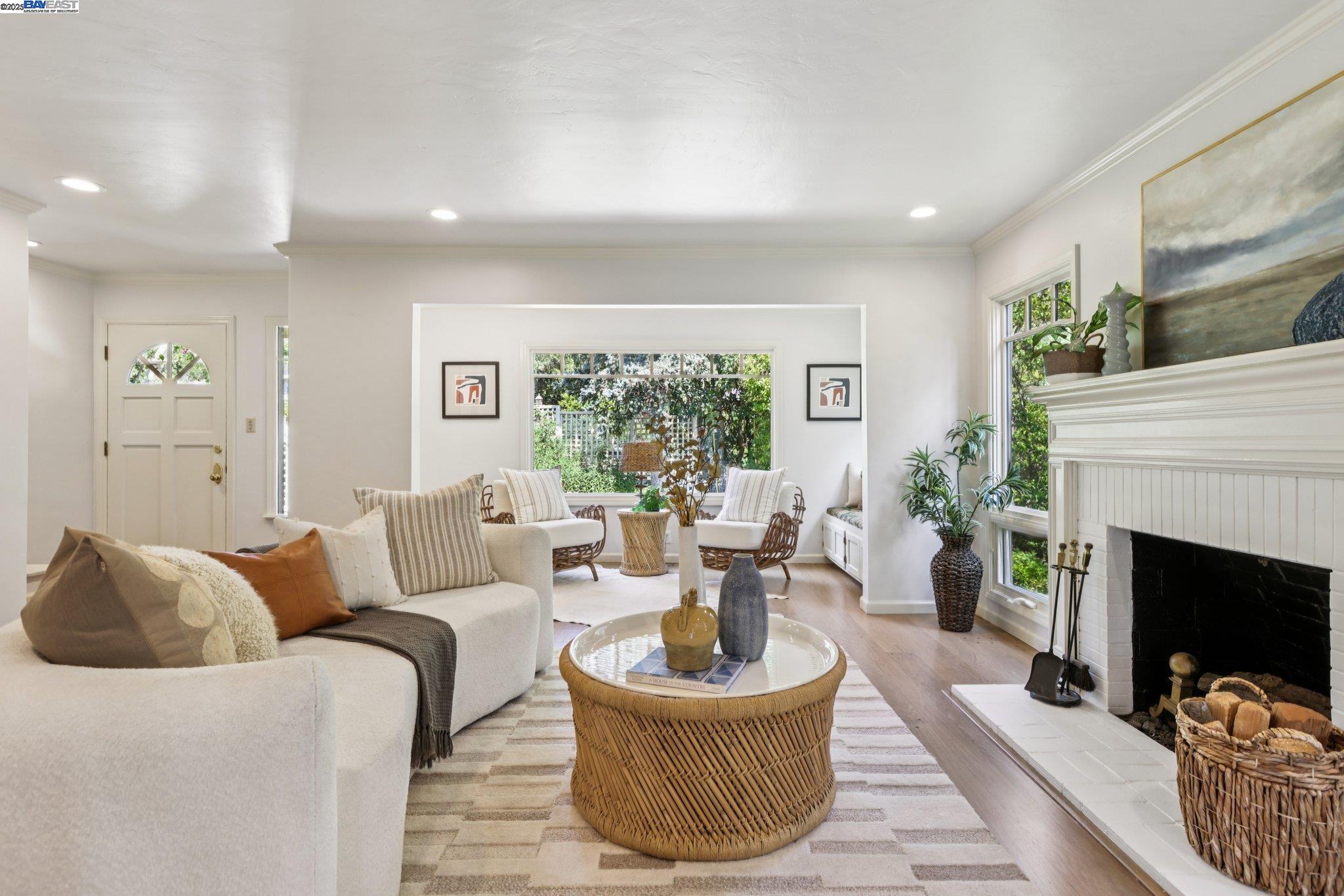 Detail Gallery Image 7 of 60 For 245 Lakewood Road, Walnut Creek,  CA 94598 - 3 Beds | 3 Baths