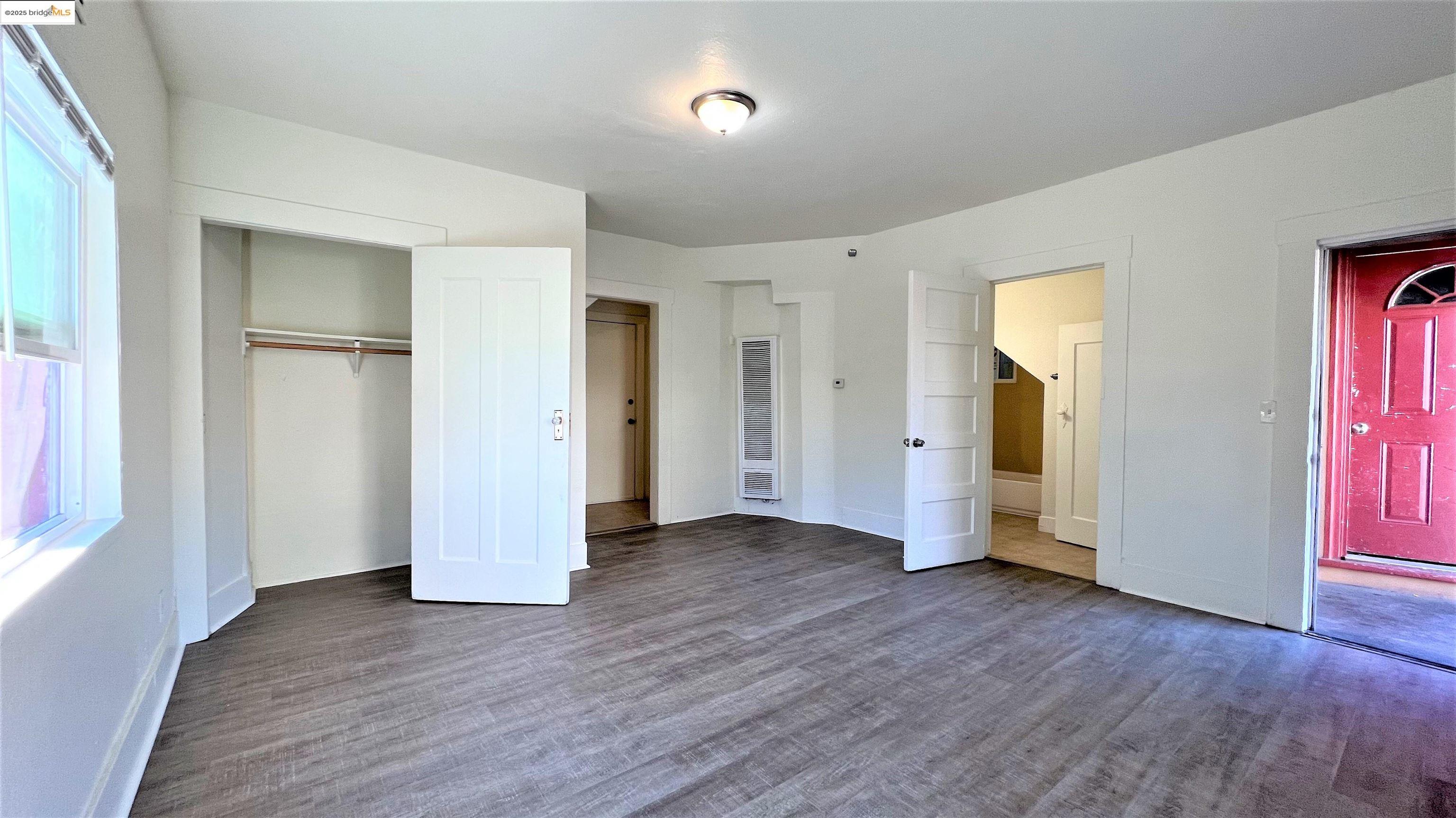 Detail Gallery Image 2 of 20 For 33rd St #1,  Oakland,  CA 94609 - 0 Beds | 1 Baths