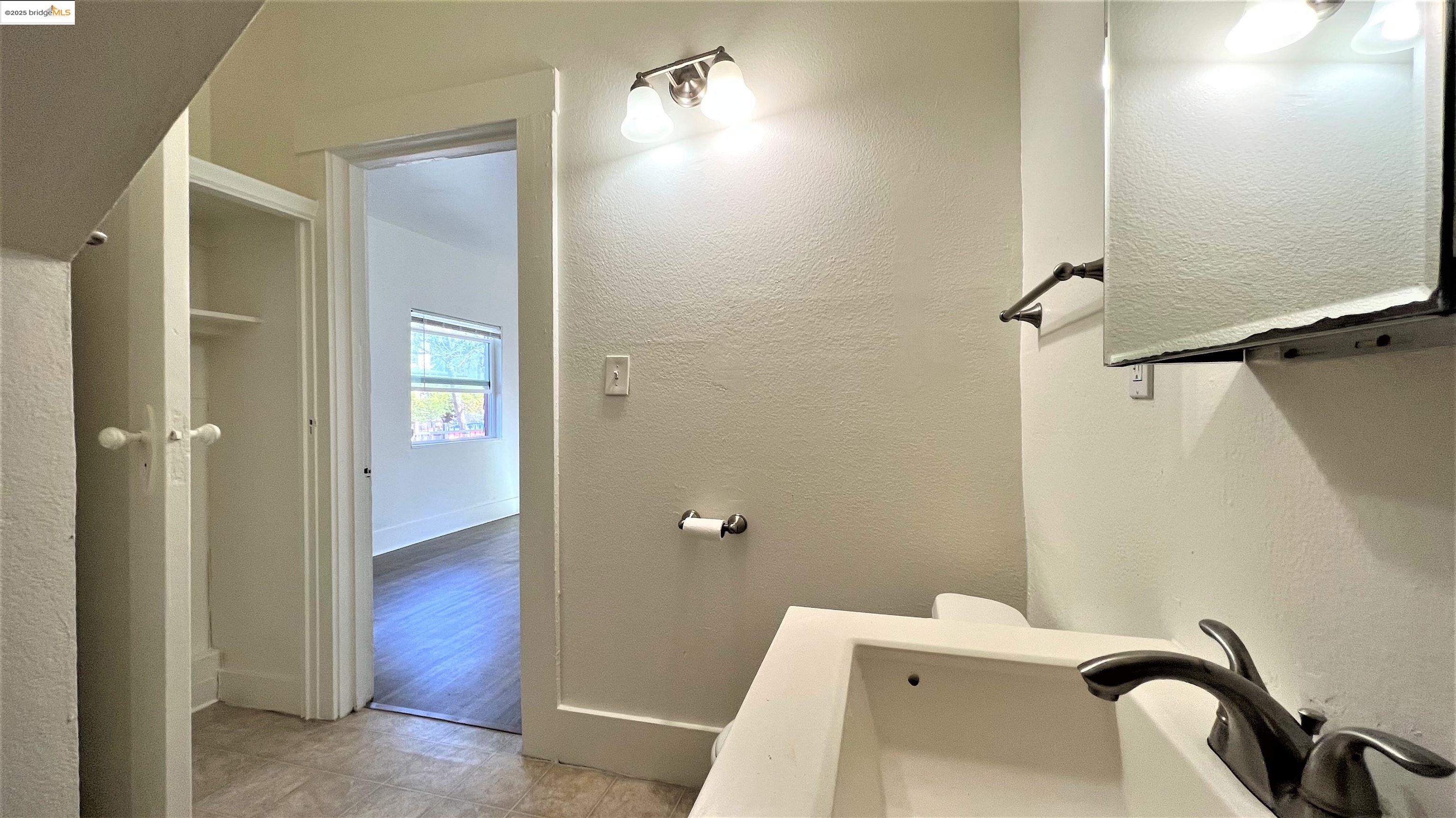 Detail Gallery Image 13 of 20 For 33rd St #1,  Oakland,  CA 94609 - 0 Beds | 1 Baths