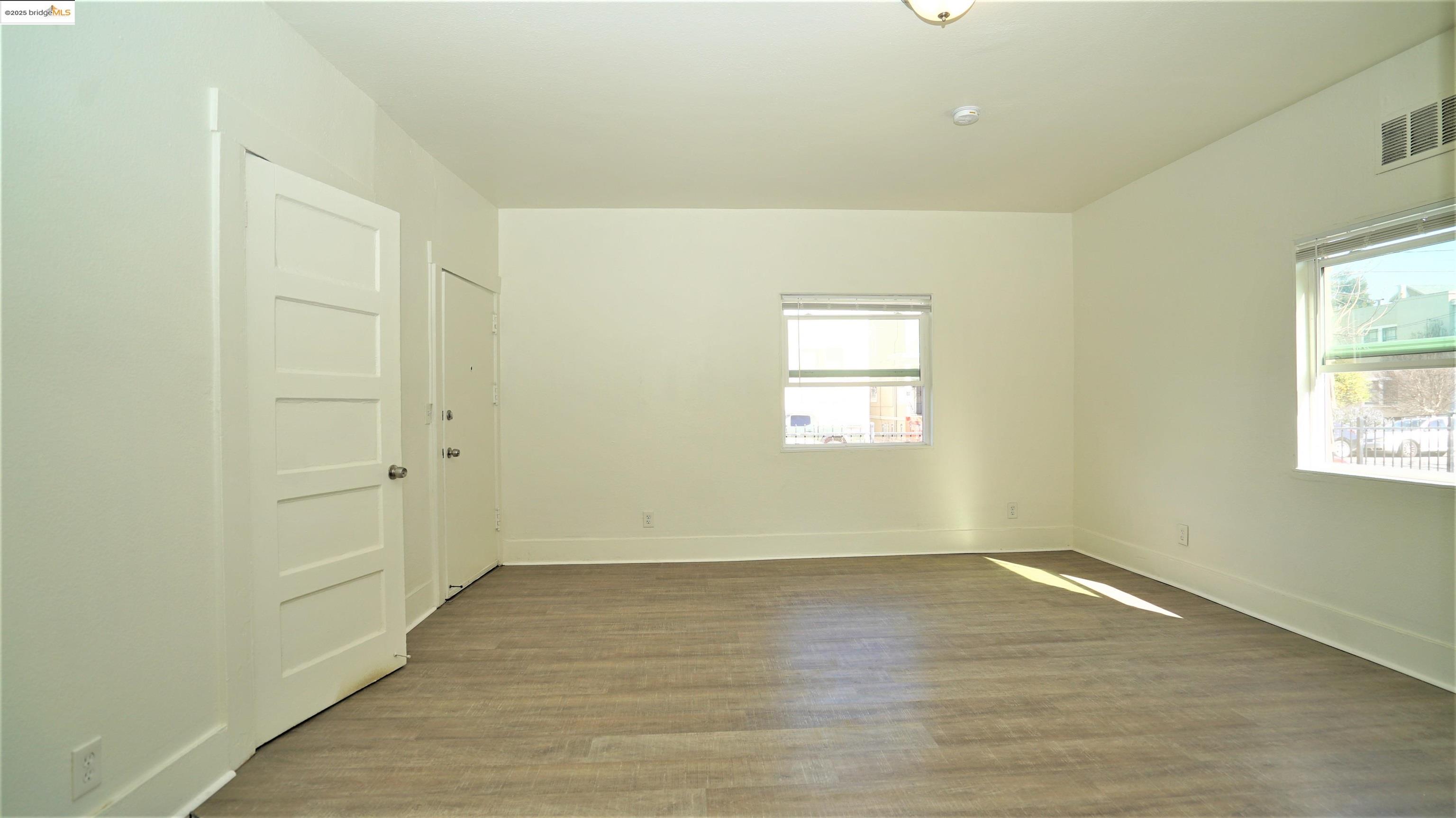 Detail Gallery Image 6 of 20 For 33rd St #1,  Oakland,  CA 94609 - 0 Beds | 1 Baths