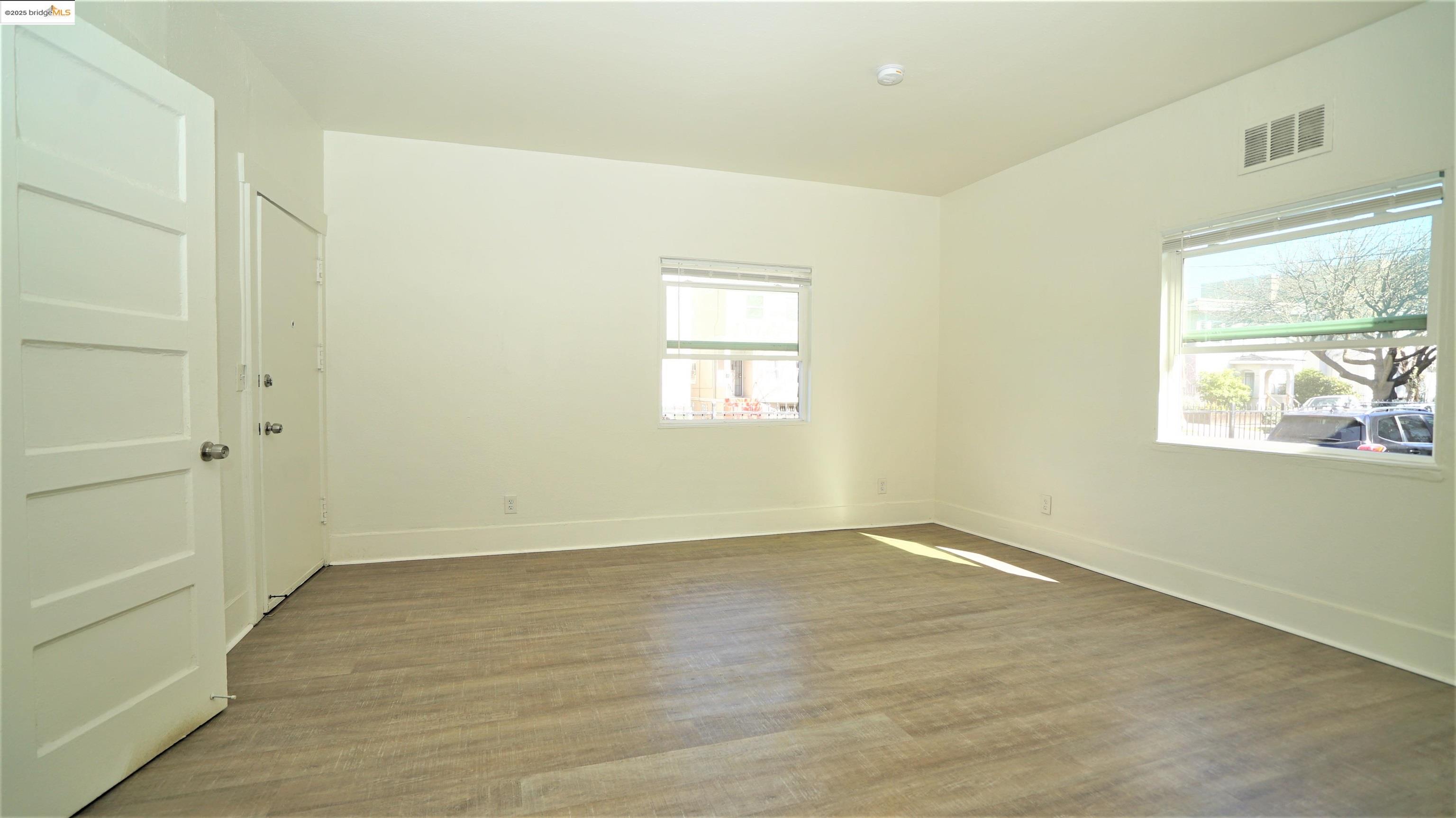 Detail Gallery Image 8 of 20 For 33rd St #1,  Oakland,  CA 94609 - 0 Beds | 1 Baths