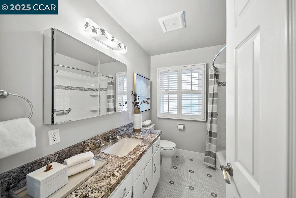 Detail Gallery Image 18 of 45 For 20 Stanley Ct., Lafayette,  CA 94595 - 3 Beds | 2 Baths