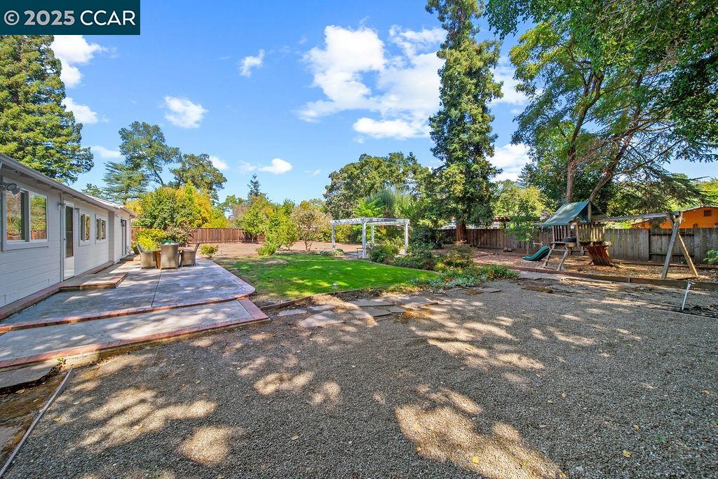 Detail Gallery Image 23 of 45 For 20 Stanley Ct., Lafayette,  CA 94595 - 3 Beds | 2 Baths