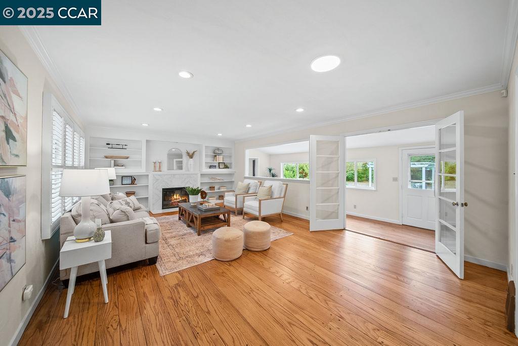 Detail Gallery Image 4 of 45 For 20 Stanley Ct., Lafayette,  CA 94595 - 3 Beds | 2 Baths