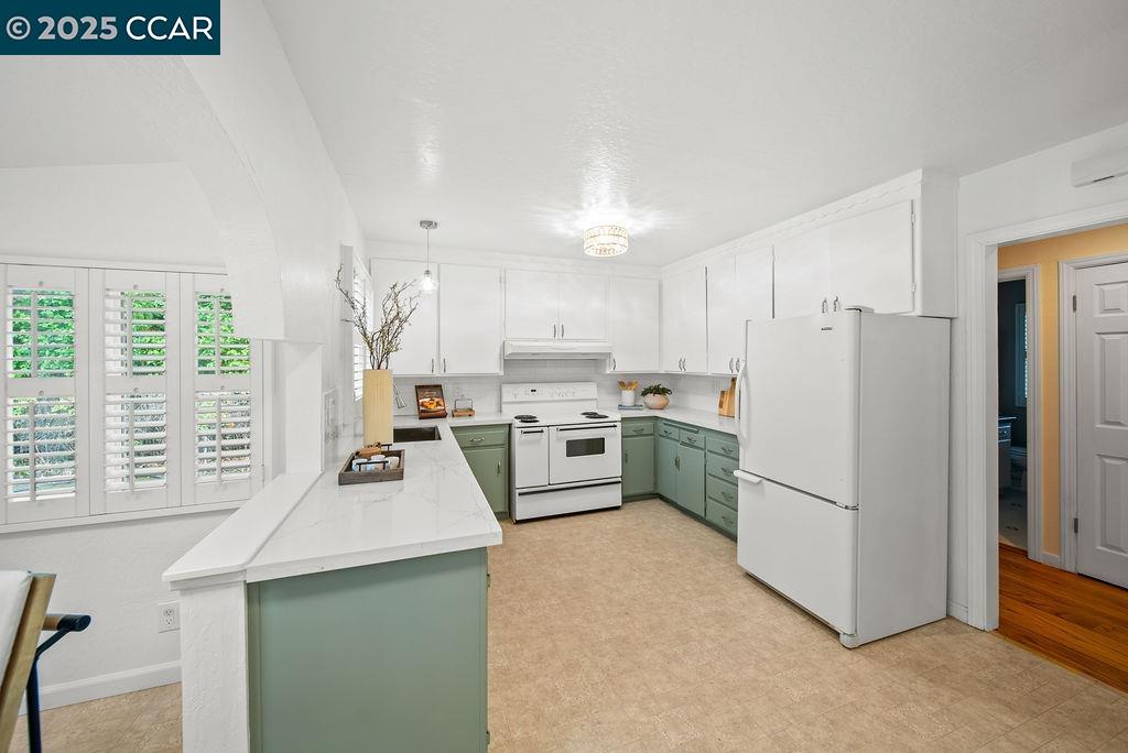 Detail Gallery Image 8 of 45 For 20 Stanley Ct., Lafayette,  CA 94595 - 3 Beds | 2 Baths