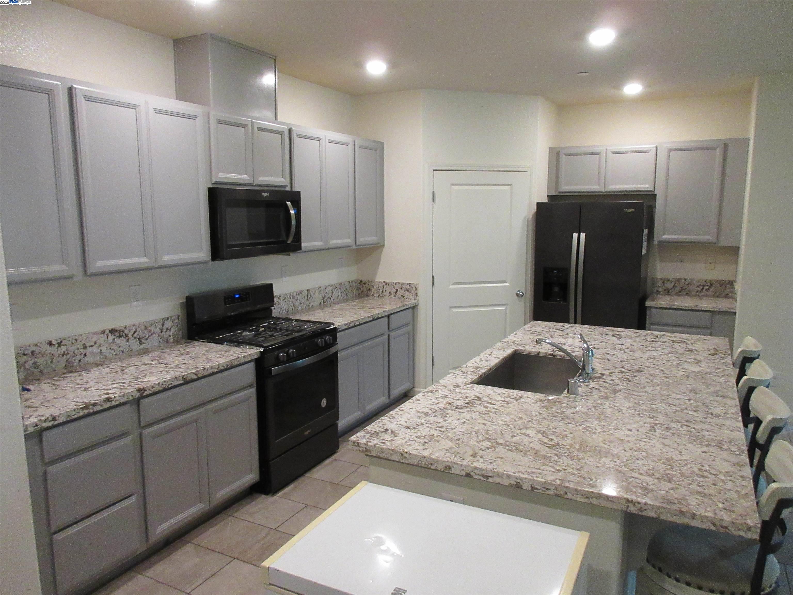 Detail Gallery Image 12 of 28 For 1573 Tannehill Dr, Manteca,  CA 95337 - 3 Beds | 2 Baths