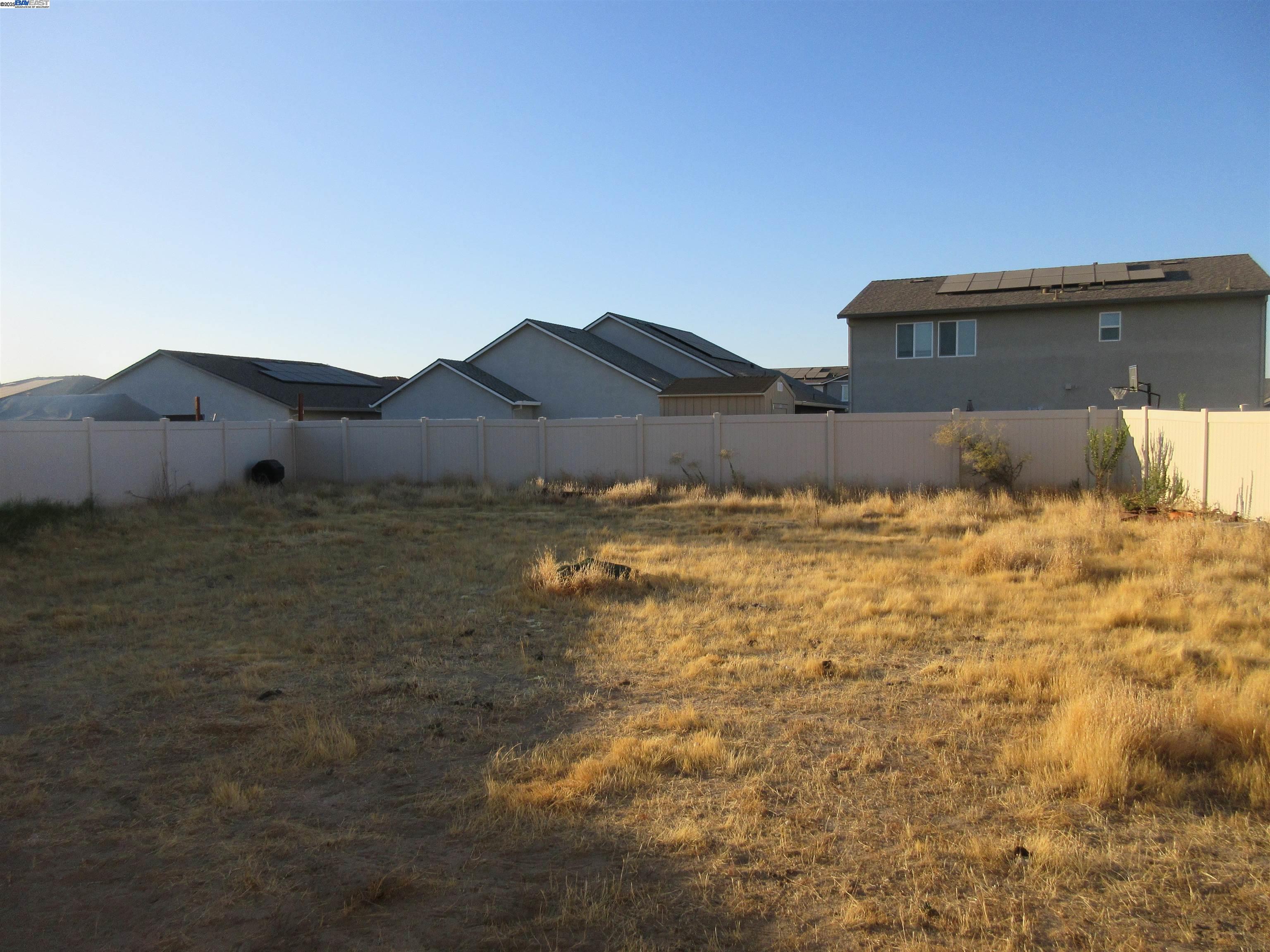 Detail Gallery Image 21 of 28 For 1573 Tannehill Dr, Manteca,  CA 95337 - 3 Beds | 2 Baths