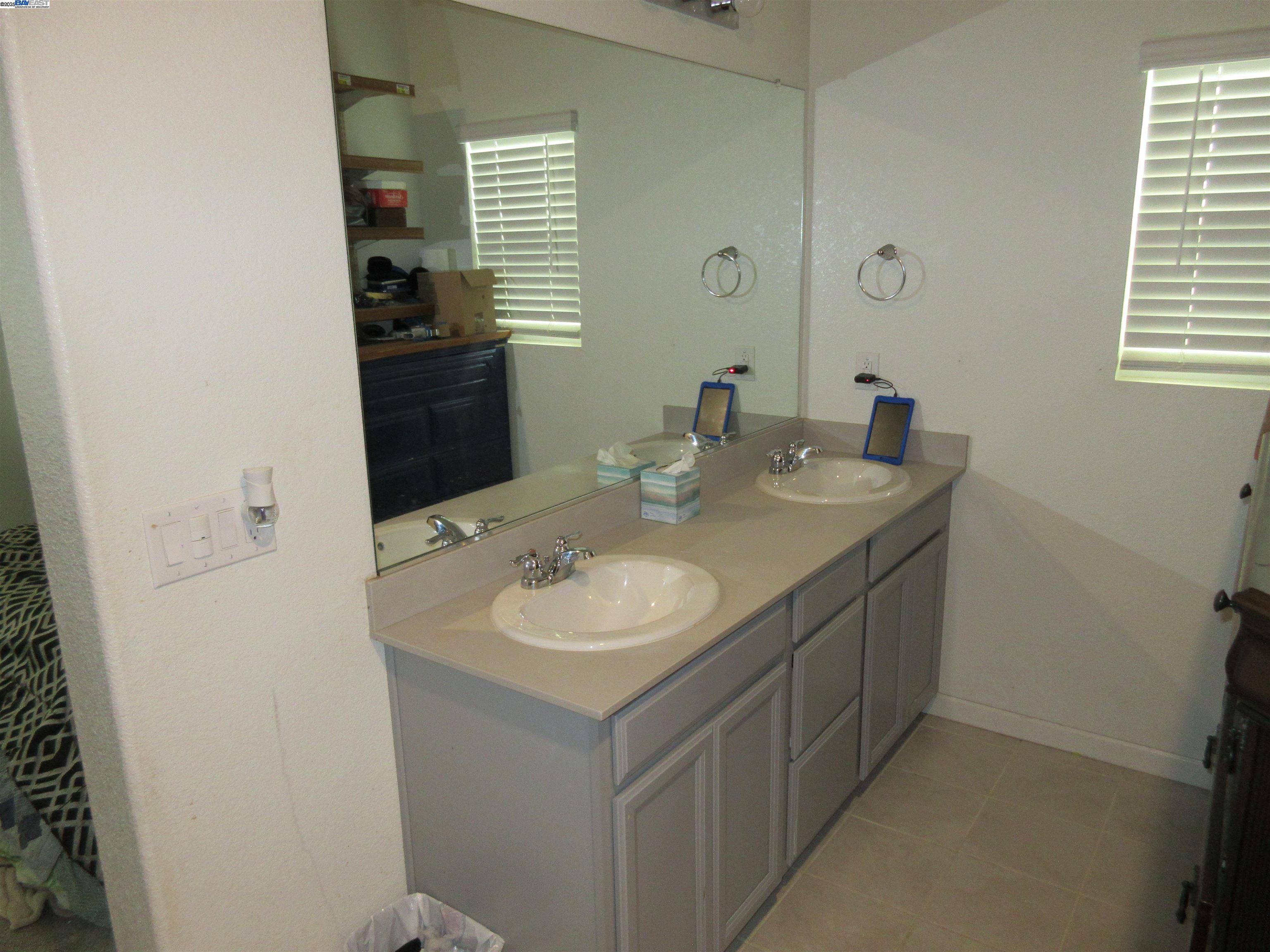 Detail Gallery Image 9 of 28 For 1573 Tannehill Dr, Manteca,  CA 95337 - 3 Beds | 2 Baths