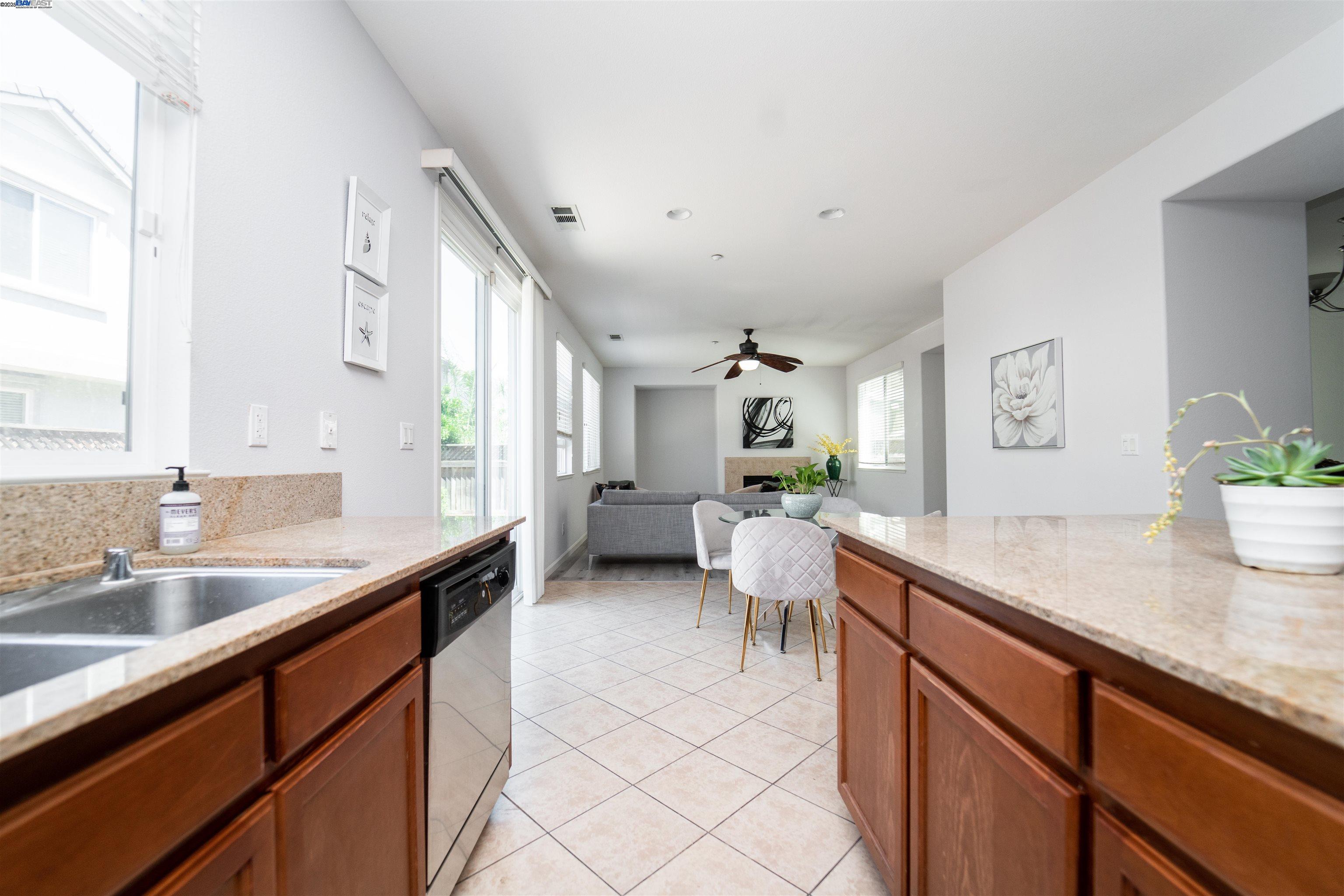 Detail Gallery Image 16 of 32 For 2324 Blue Ridge Ave,, Brentwood,  CA 94513 - 4 Beds | 3/1 Baths