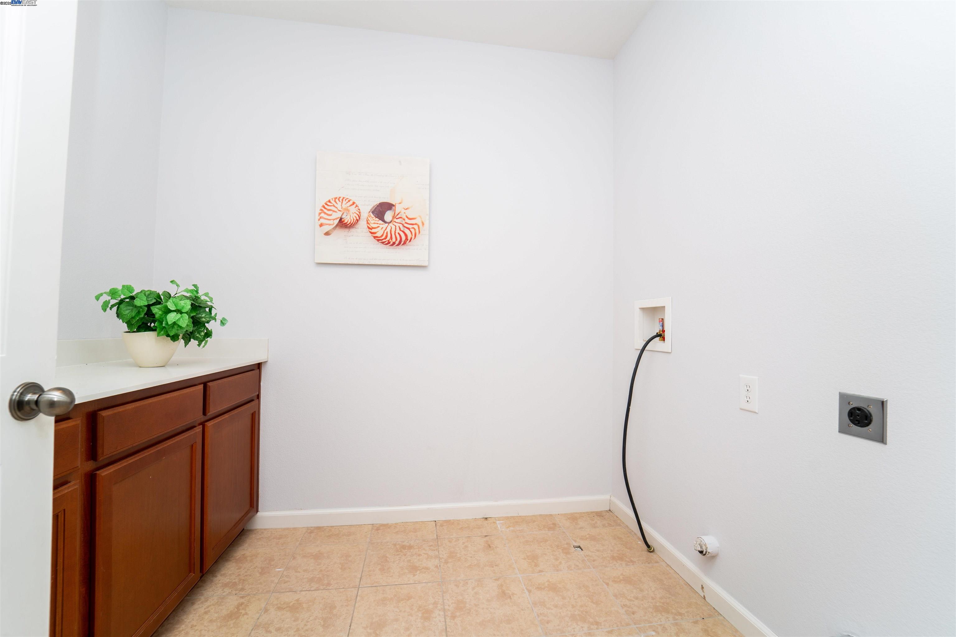 Detail Gallery Image 21 of 32 For 2324 Blue Ridge Ave,, Brentwood,  CA 94513 - 4 Beds | 3/1 Baths