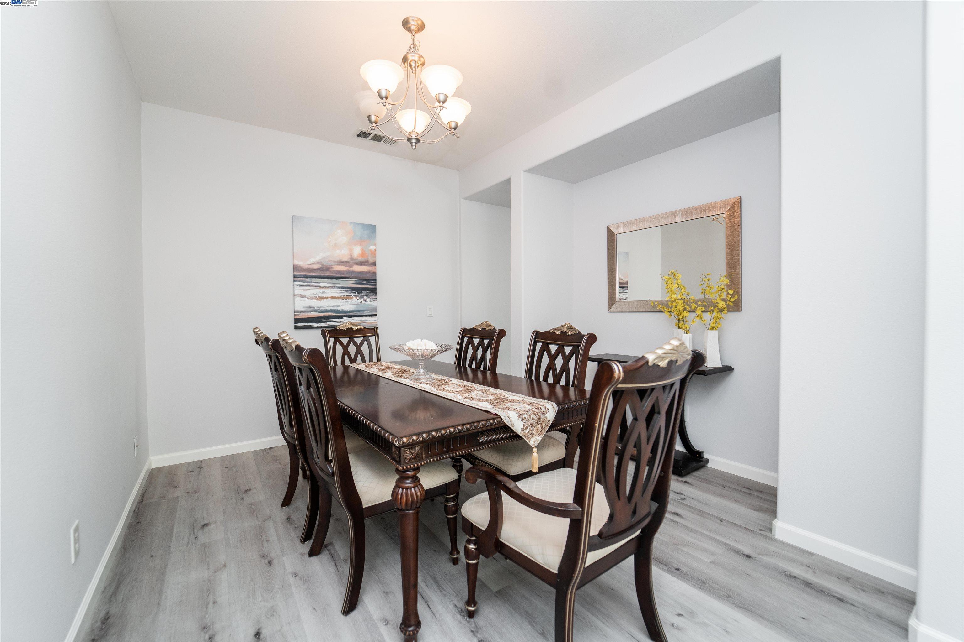 Detail Gallery Image 6 of 32 For 2324 Blue Ridge Ave,, Brentwood,  CA 94513 - 4 Beds | 3/1 Baths
