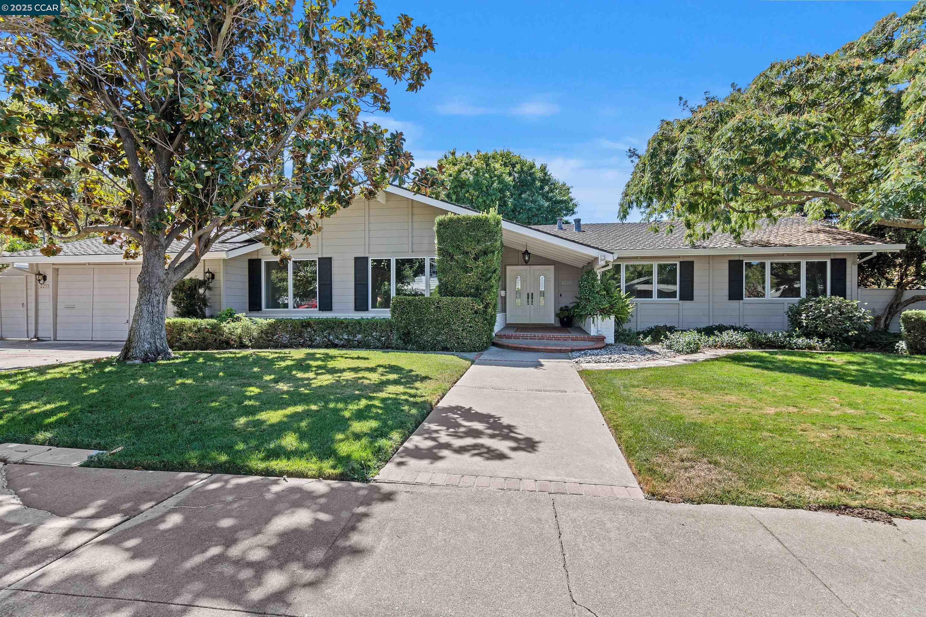 Front Image Thumbnail for CC41110871