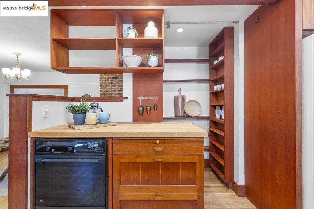 Detail Gallery Image 13 of 53 For 1125 Keith Avenue, Berkeley,  CA 94708 - 3 Beds | 2/1 Baths
