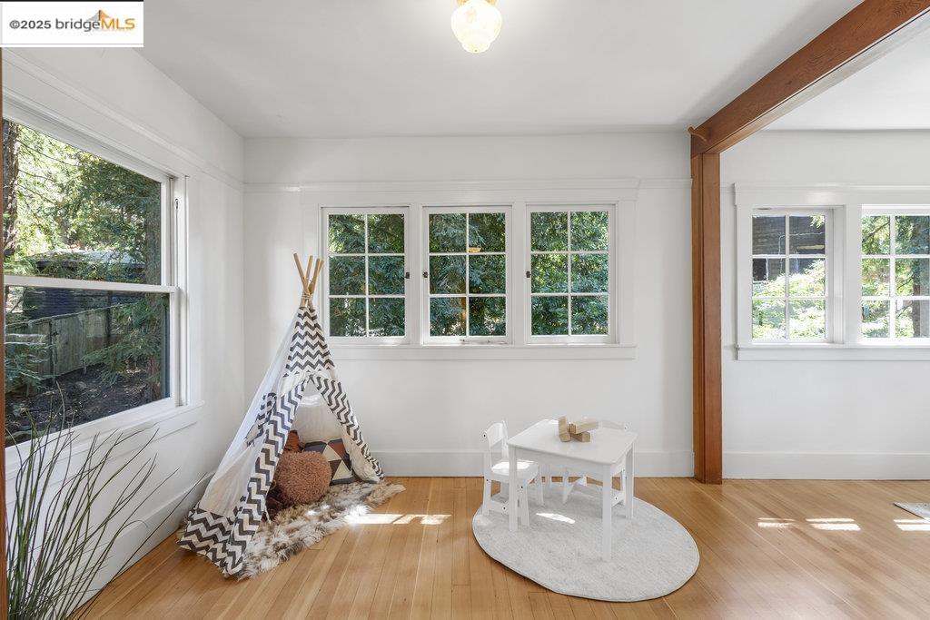 Detail Gallery Image 26 of 53 For 1125 Keith Avenue, Berkeley,  CA 94708 - 3 Beds | 2/1 Baths