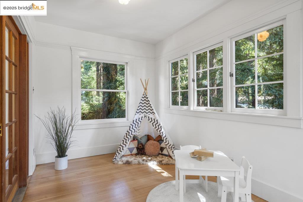 Detail Gallery Image 27 of 53 For 1125 Keith Avenue, Berkeley,  CA 94708 - 3 Beds | 2/1 Baths