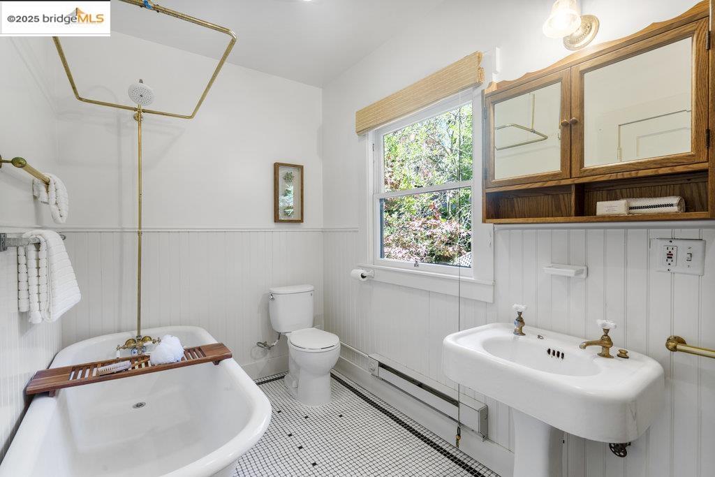 Detail Gallery Image 30 of 53 For 1125 Keith Avenue, Berkeley,  CA 94708 - 3 Beds | 2/1 Baths