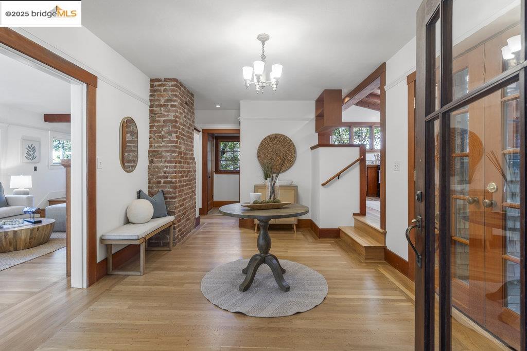 Detail Gallery Image 4 of 53 For 1125 Keith Avenue, Berkeley,  CA 94708 - 3 Beds | 2/1 Baths
