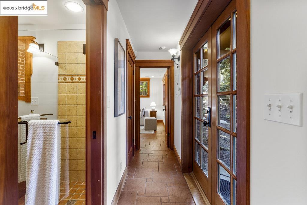 Detail Gallery Image 32 of 53 For 1125 Keith Avenue, Berkeley,  CA 94708 - 3 Beds | 2/1 Baths