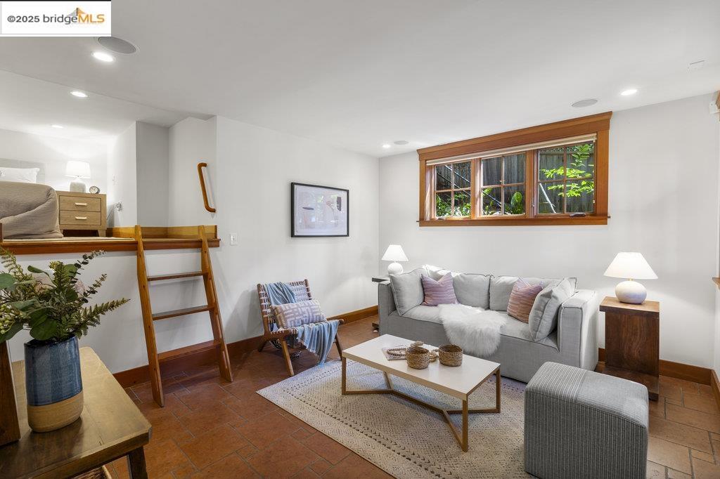 Detail Gallery Image 33 of 53 For 1125 Keith Avenue, Berkeley,  CA 94708 - 3 Beds | 2/1 Baths