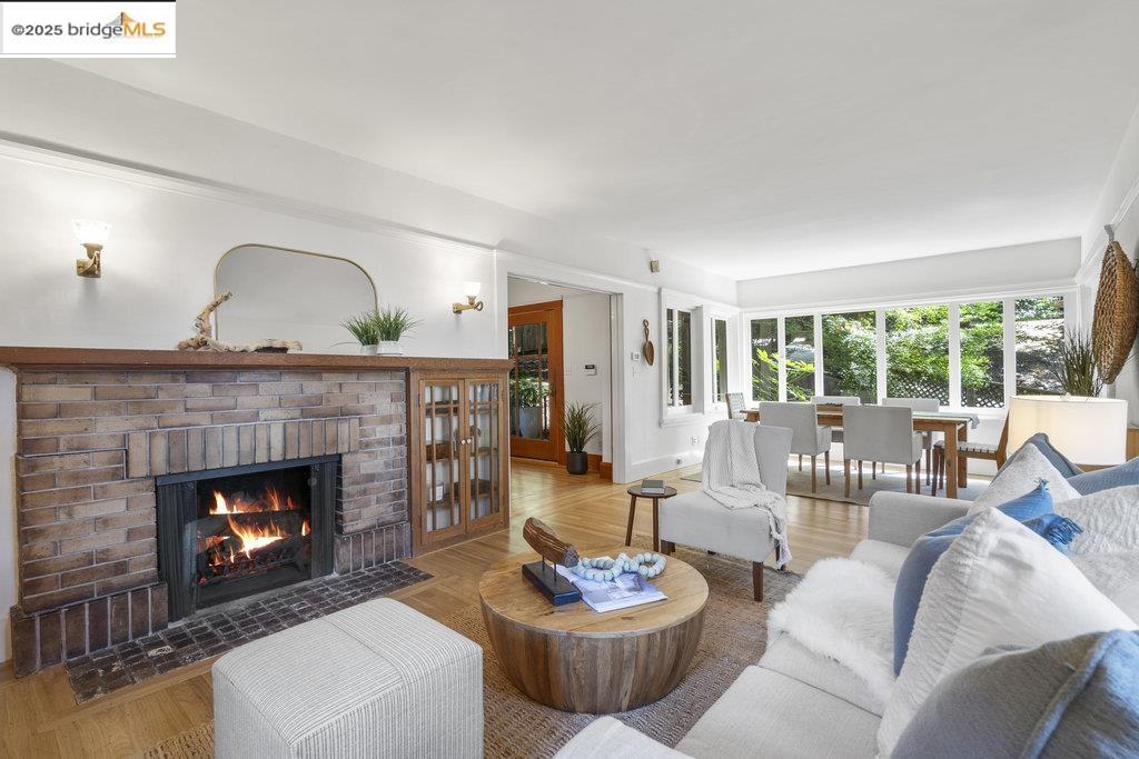 Detail Gallery Image 5 of 53 For 1125 Keith Avenue, Berkeley,  CA 94708 - 3 Beds | 2/1 Baths