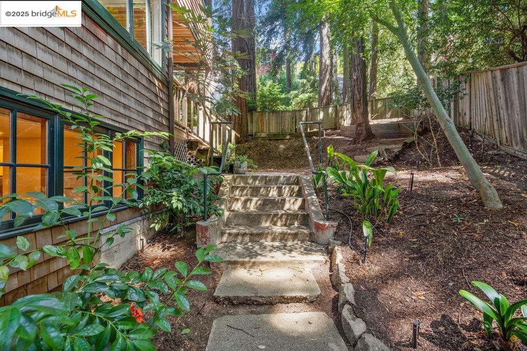 Detail Gallery Image 49 of 53 For 1125 Keith Avenue, Berkeley,  CA 94708 - 3 Beds | 2/1 Baths