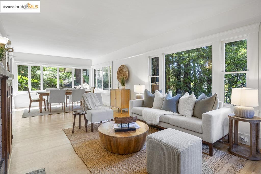 Detail Gallery Image 7 of 53 For 1125 Keith Avenue, Berkeley,  CA 94708 - 3 Beds | 2/1 Baths