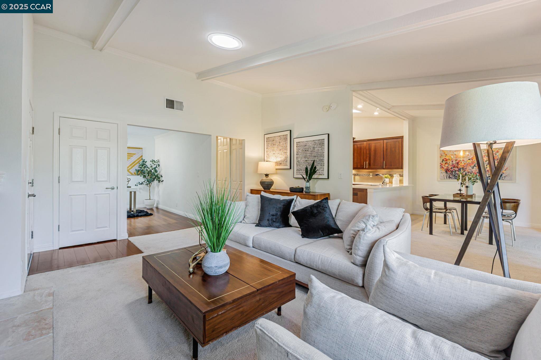 Photo #5: 41110877 Listing 