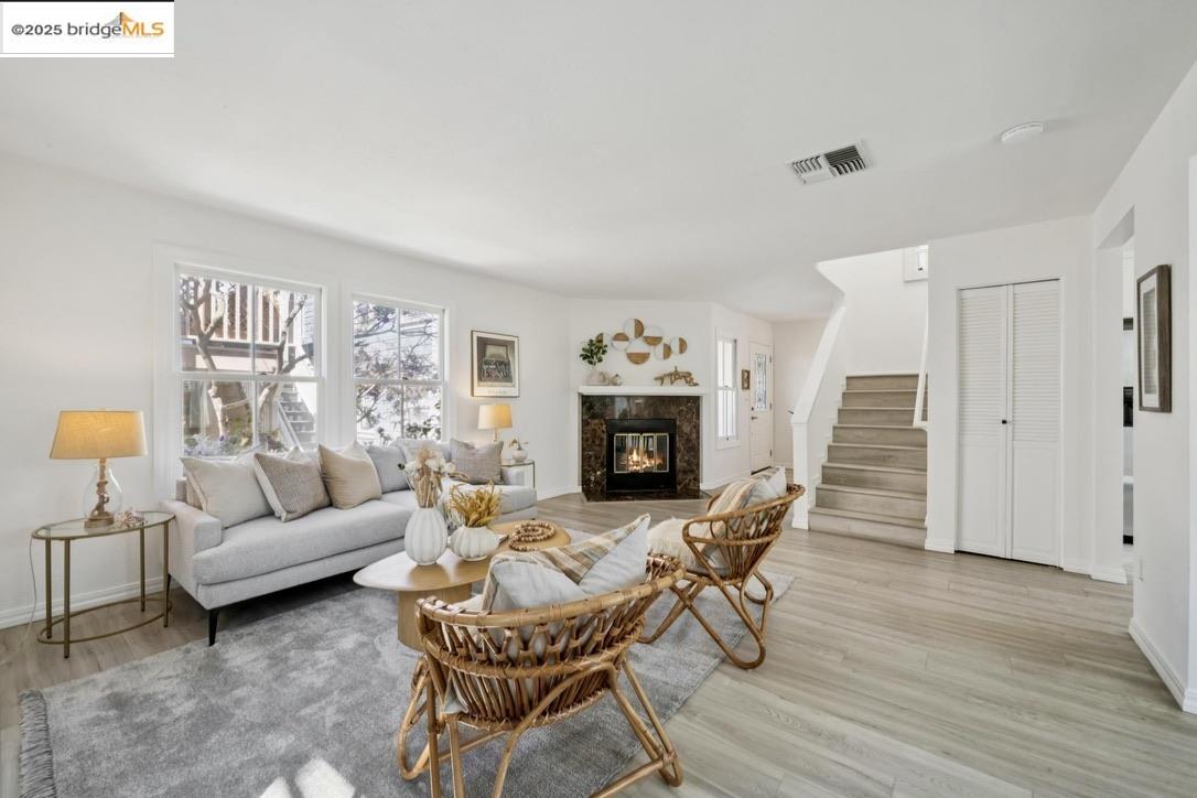 800 Delaware St 1807