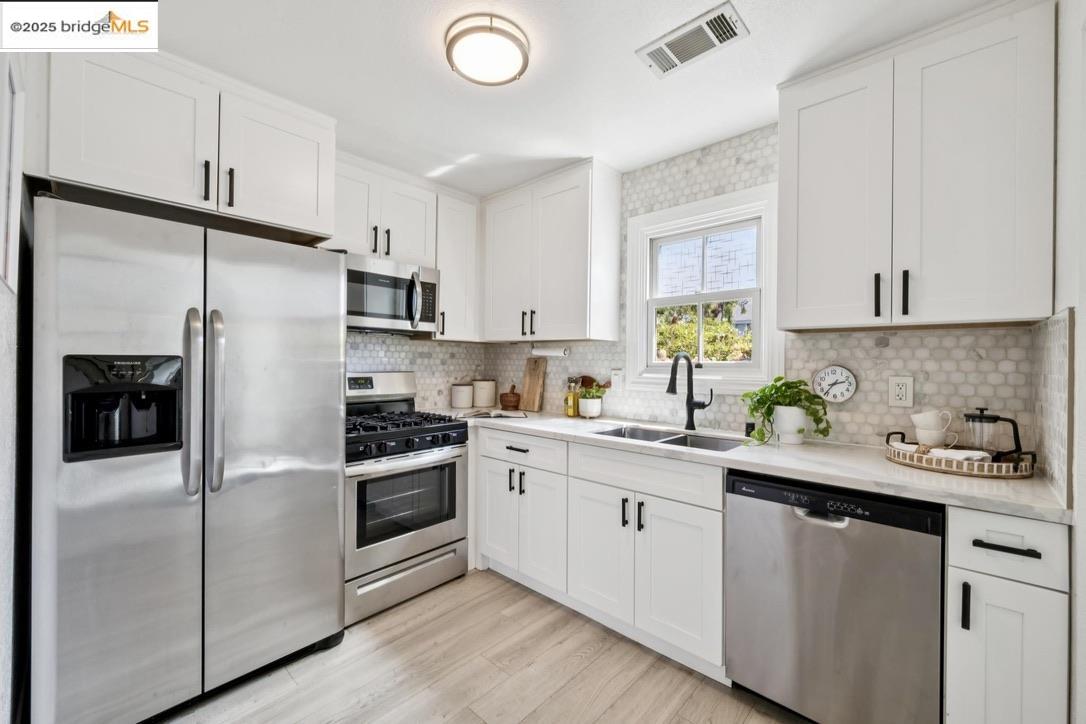 800 Delaware St 1807